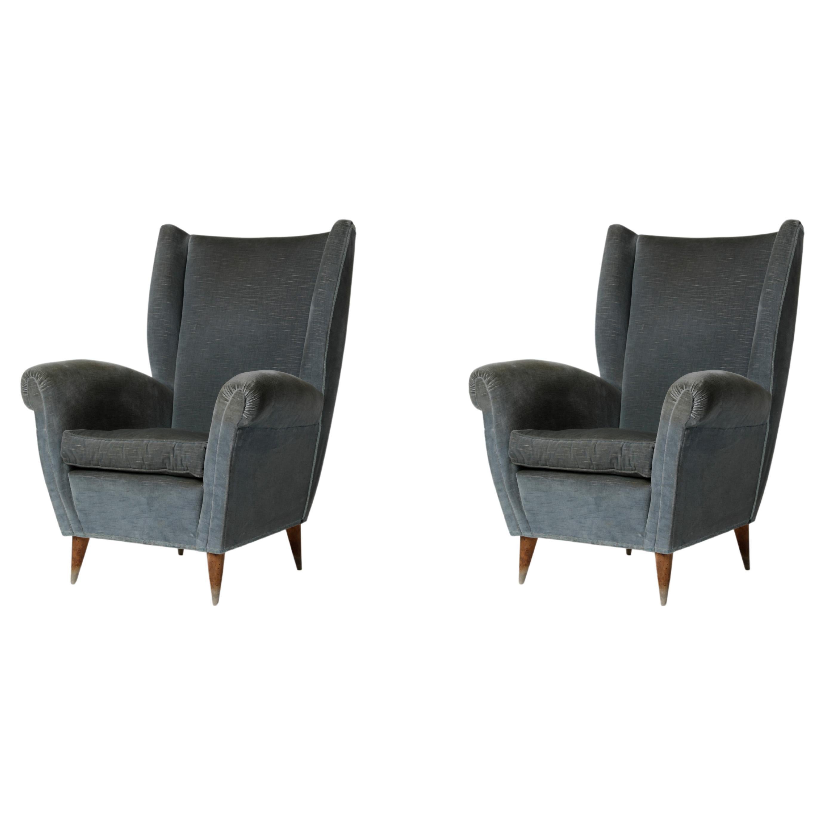 Pair of Italian Mid Century Lounge Chairs by Gio Ponti Attr. for I.S.A. Bergamo