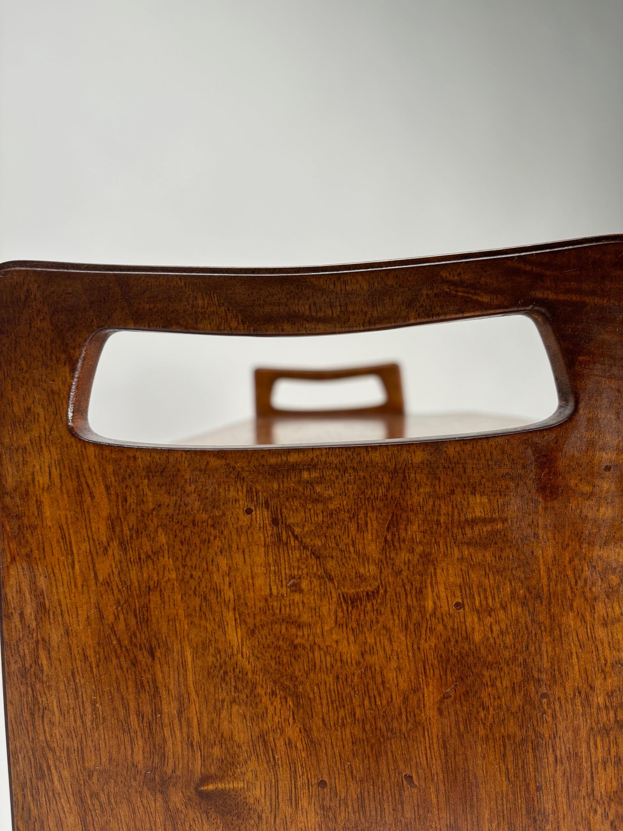 Gio Ponti (Attr.) Pareja de mesillas de noche de madera de mediados de siglo, Italia, Años 50 en venta 5