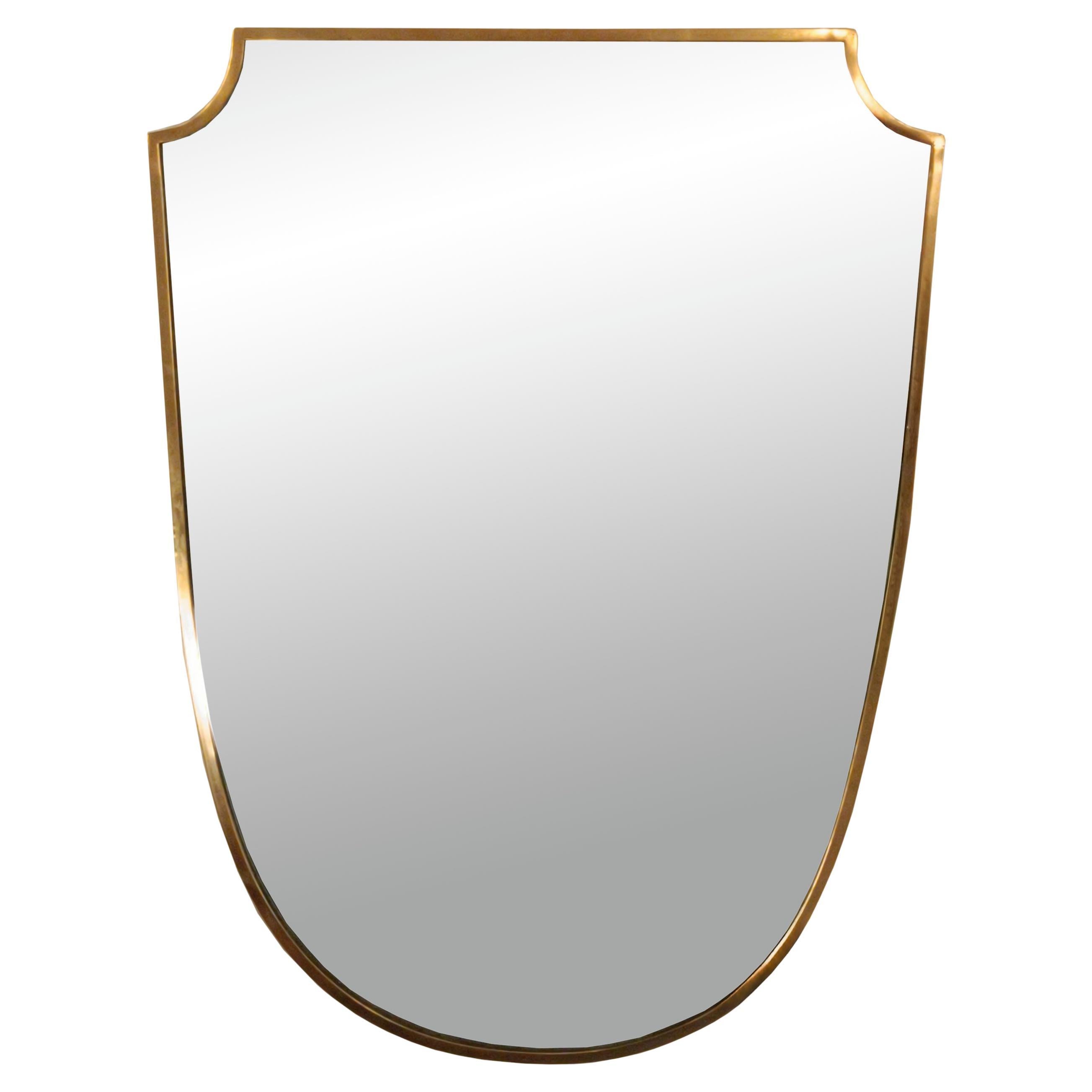 Gio Ponti Attr. Espejo de pared Escudo de latón, Italia Años 60