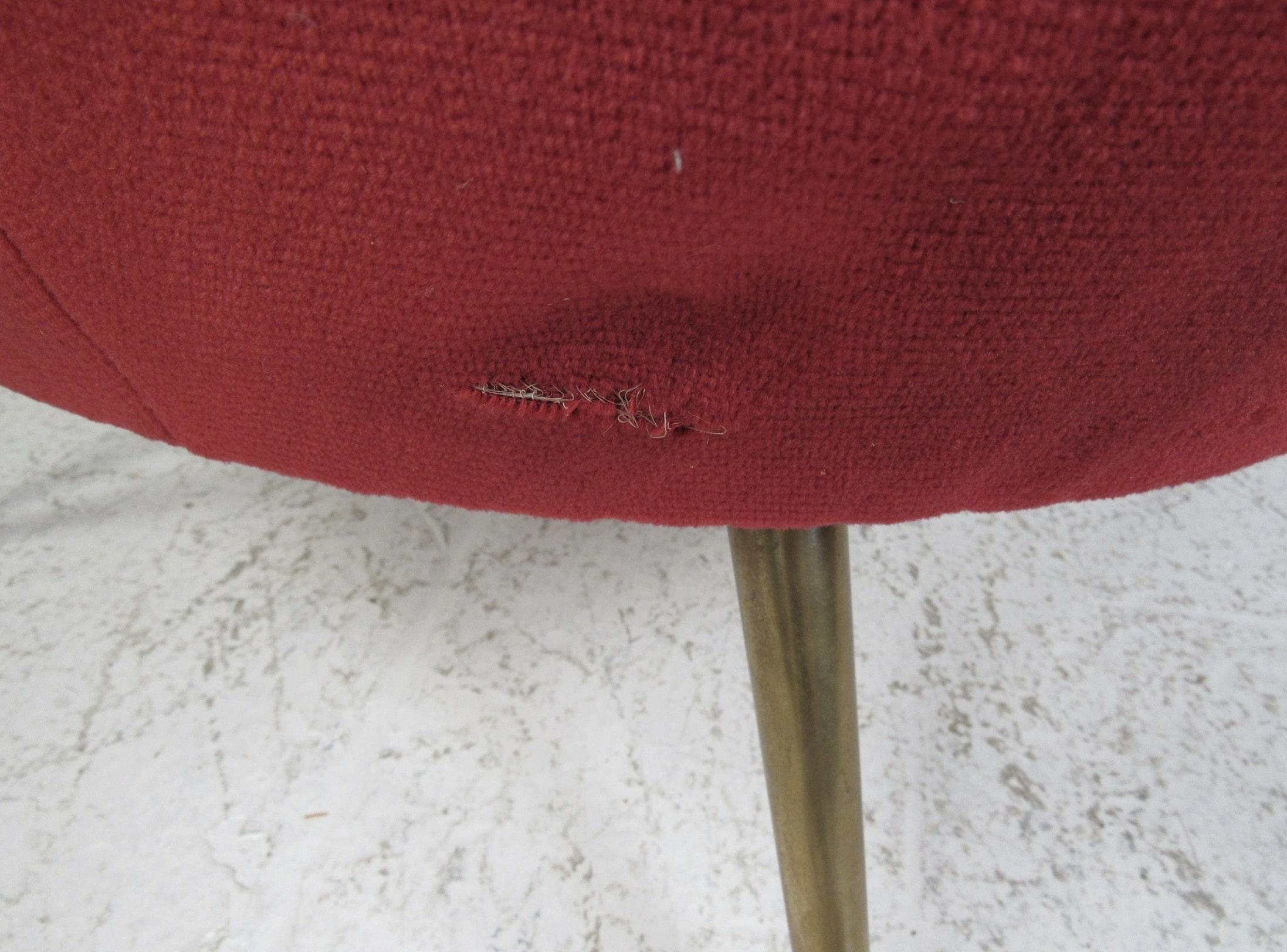 Gio Ponti attr Velvet Loveseat In Good Condition For Sale In Brooklyn, NY