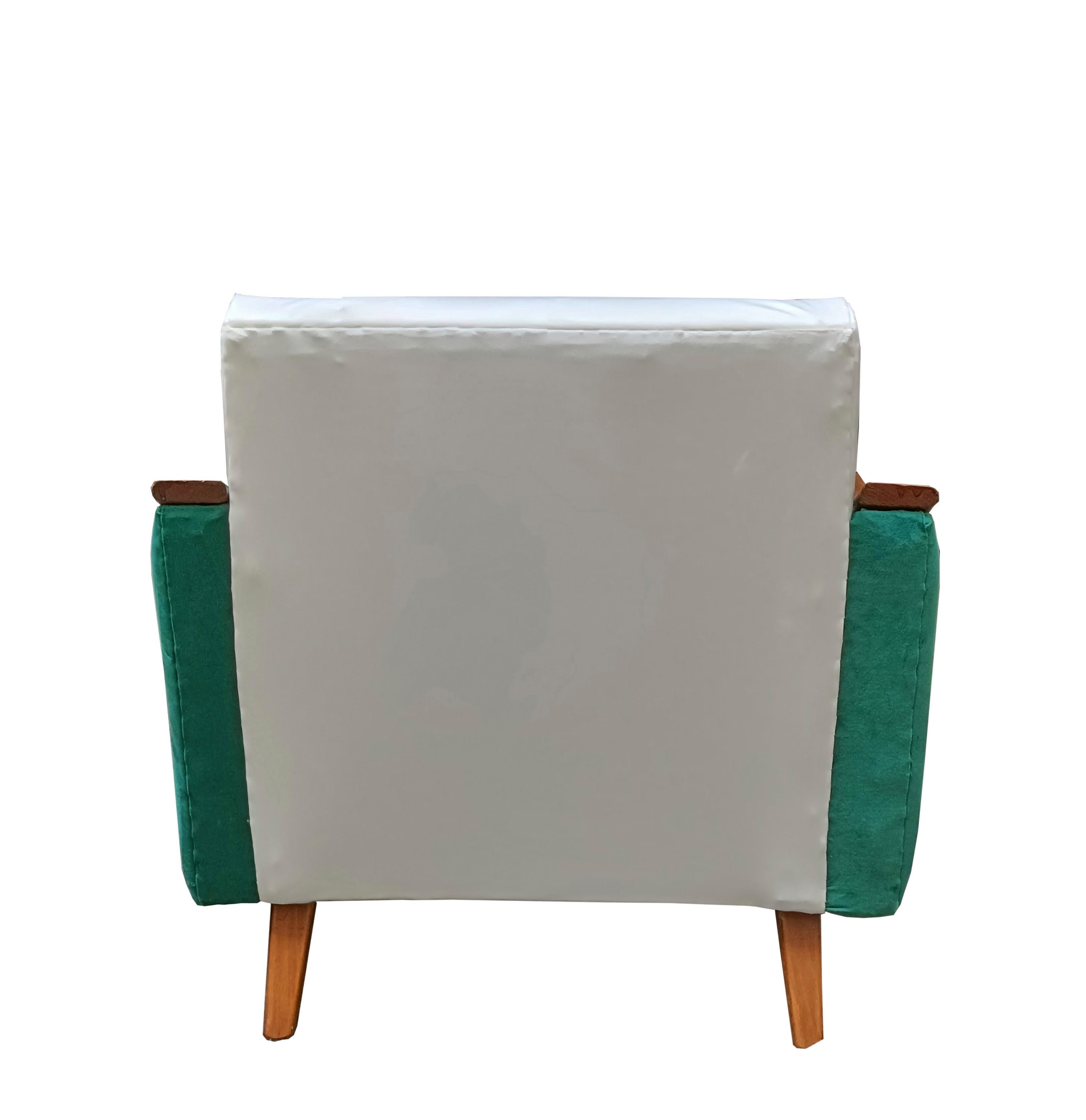 Italian Fauteuil sinueux de style Gio' Ponti en tissu blanc et vert, Italie, années 1960 en vente