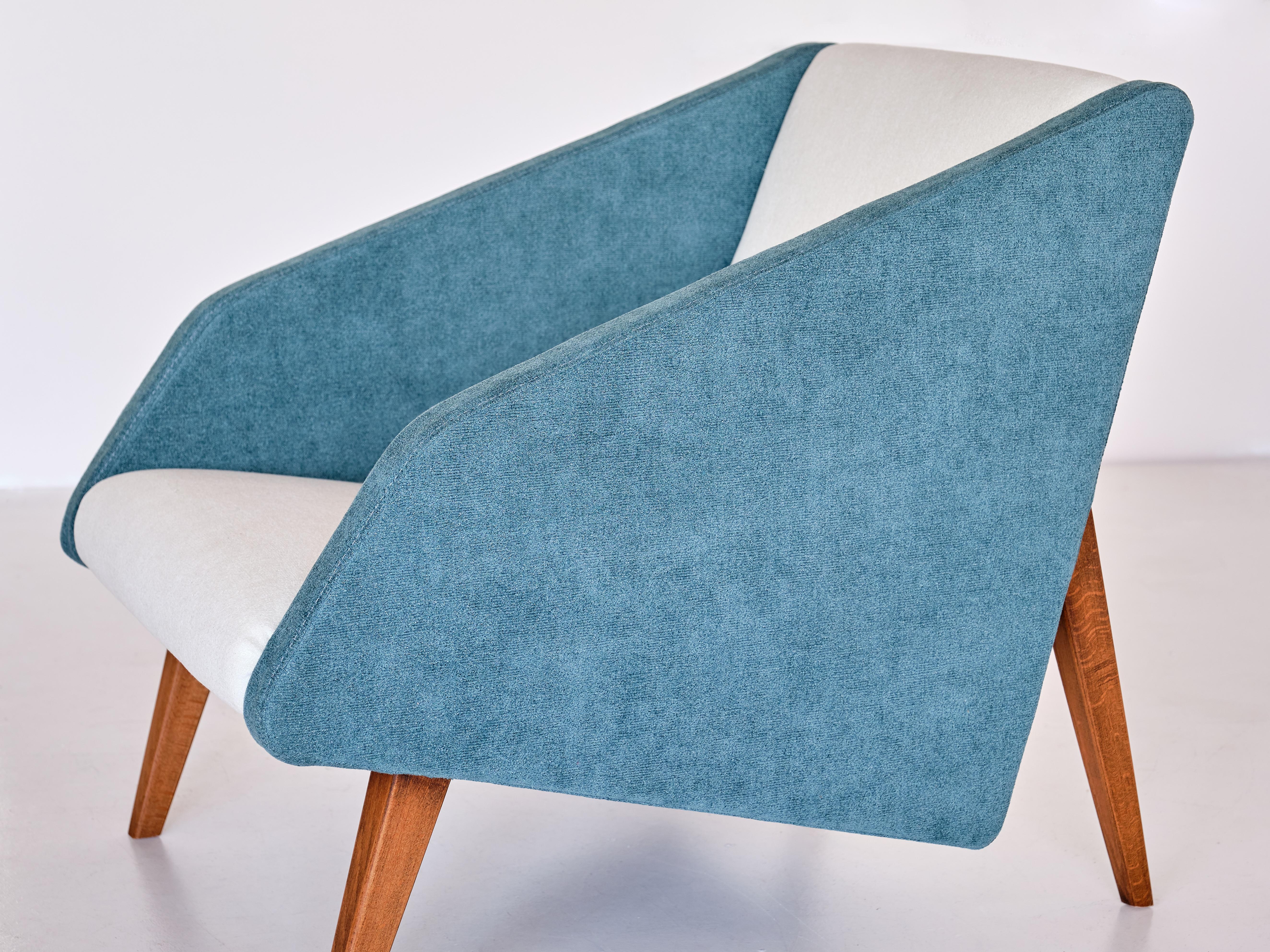 Gio Ponti Attributed Armchair in Lelièvre Fabric and Beech, Italy, Late, 1950s For Sale 2