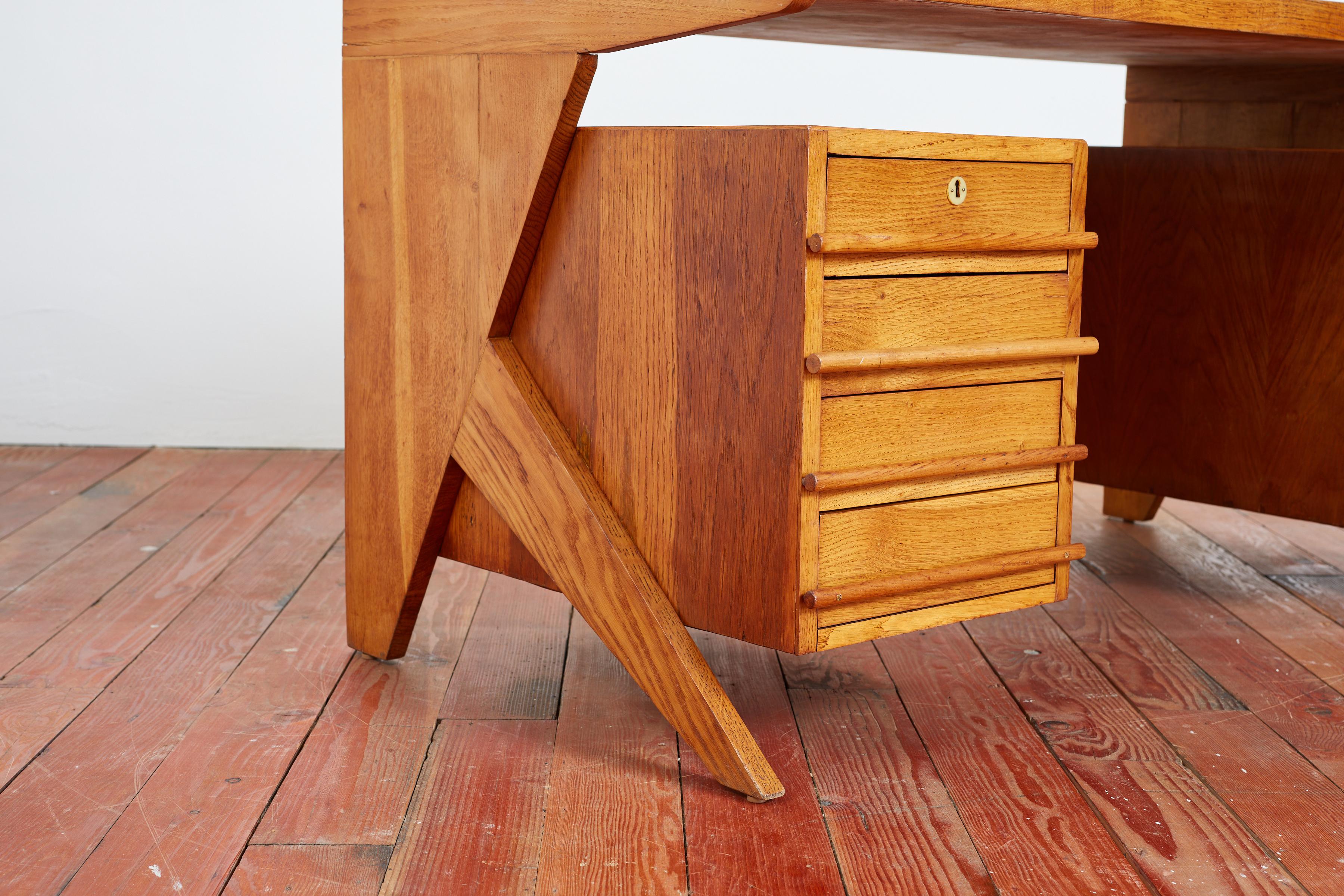Mid-20th Century Gio Ponti Attributed Desk  For Sale