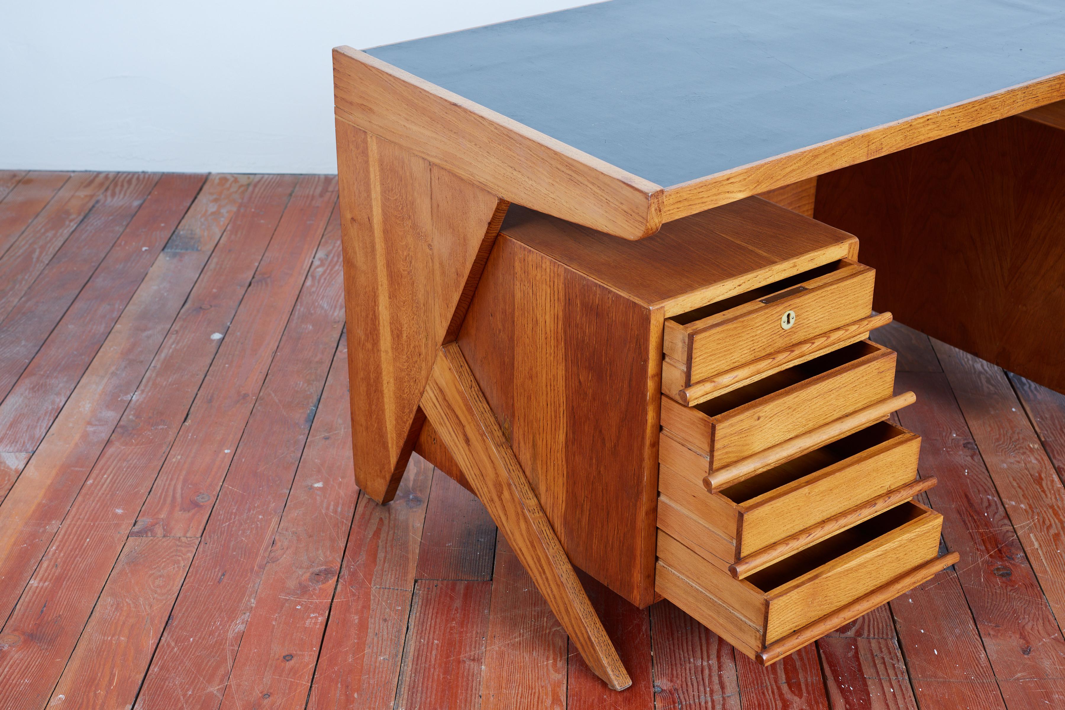 Gio Ponti Attributed Desk  For Sale 1