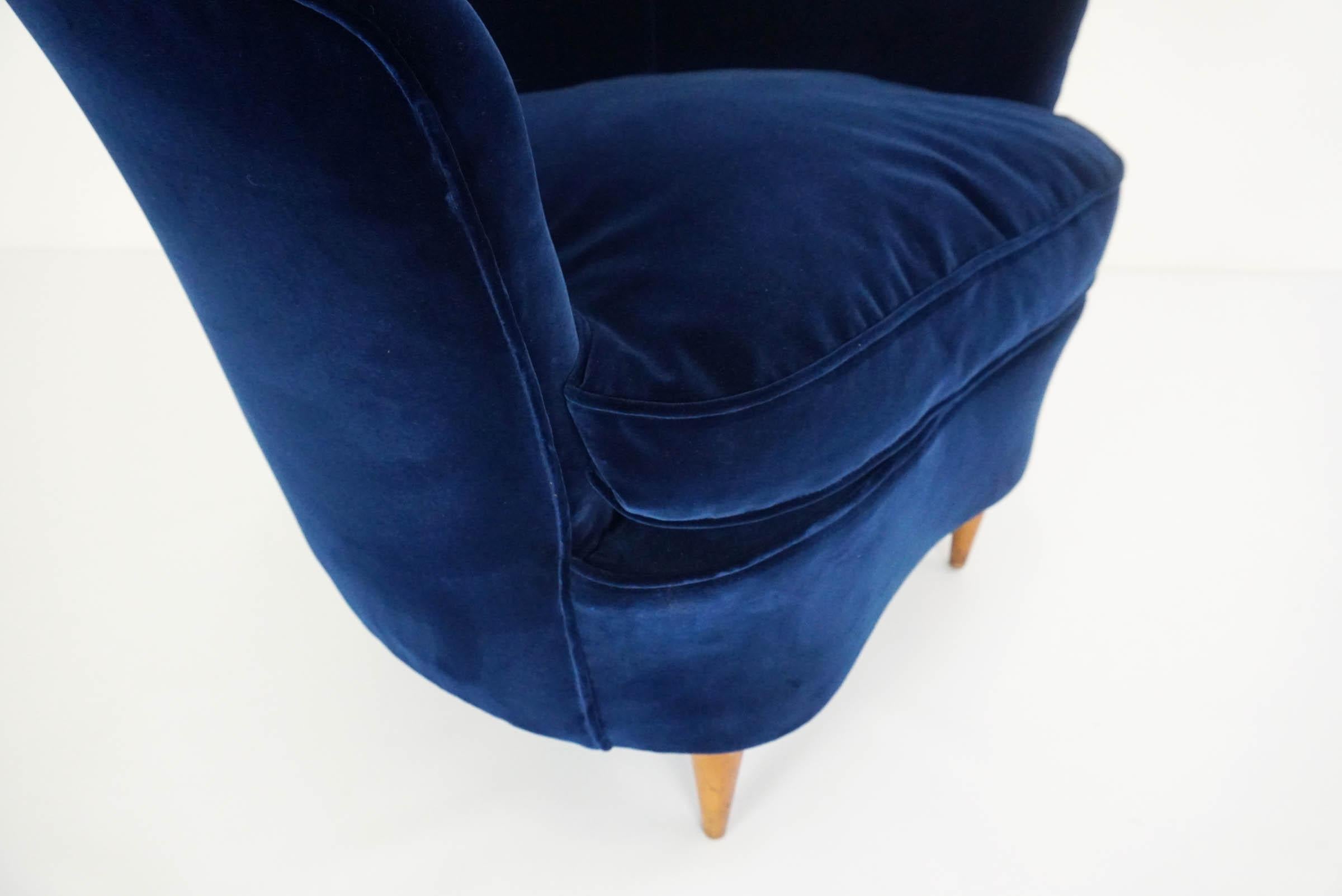 Velvet Gio Ponti Attributed, Pair of Cozy 'Shell' Armchairs