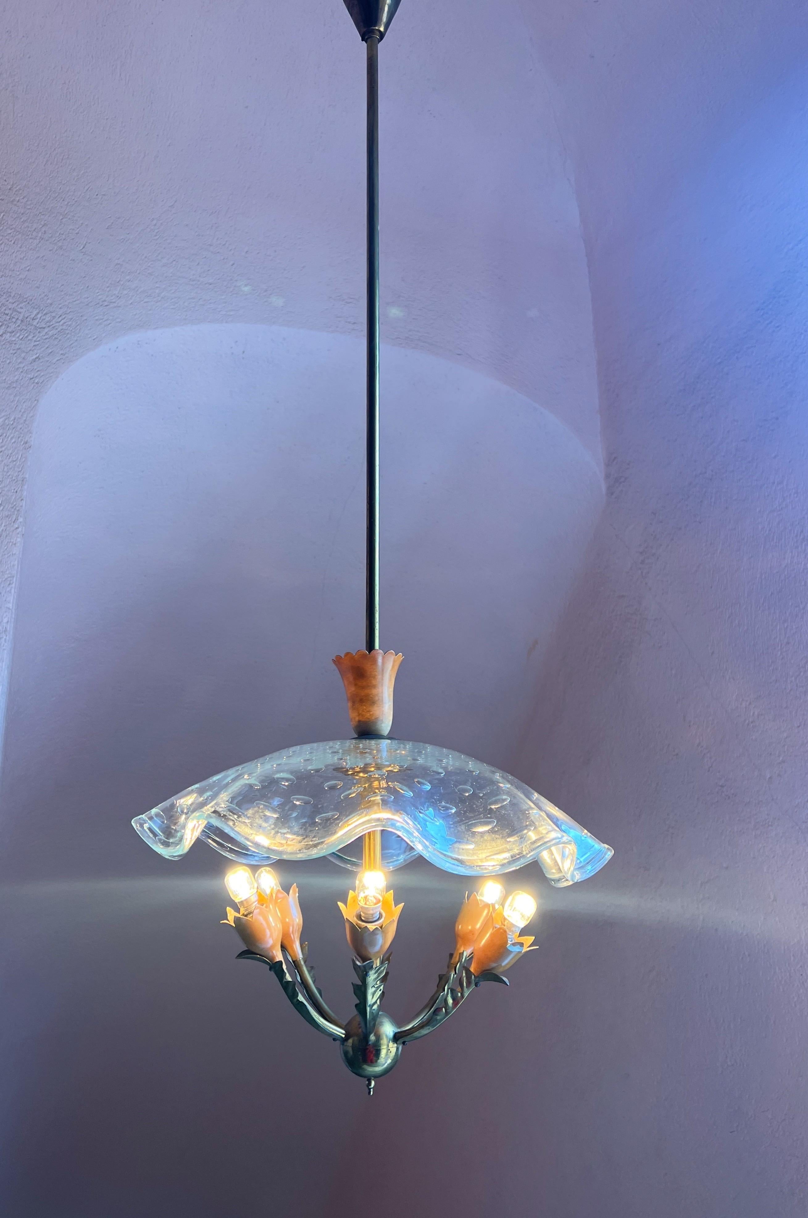 Gio Ponti (attributed to), chandelier with brass structure and murano glass hat  For Sale 4