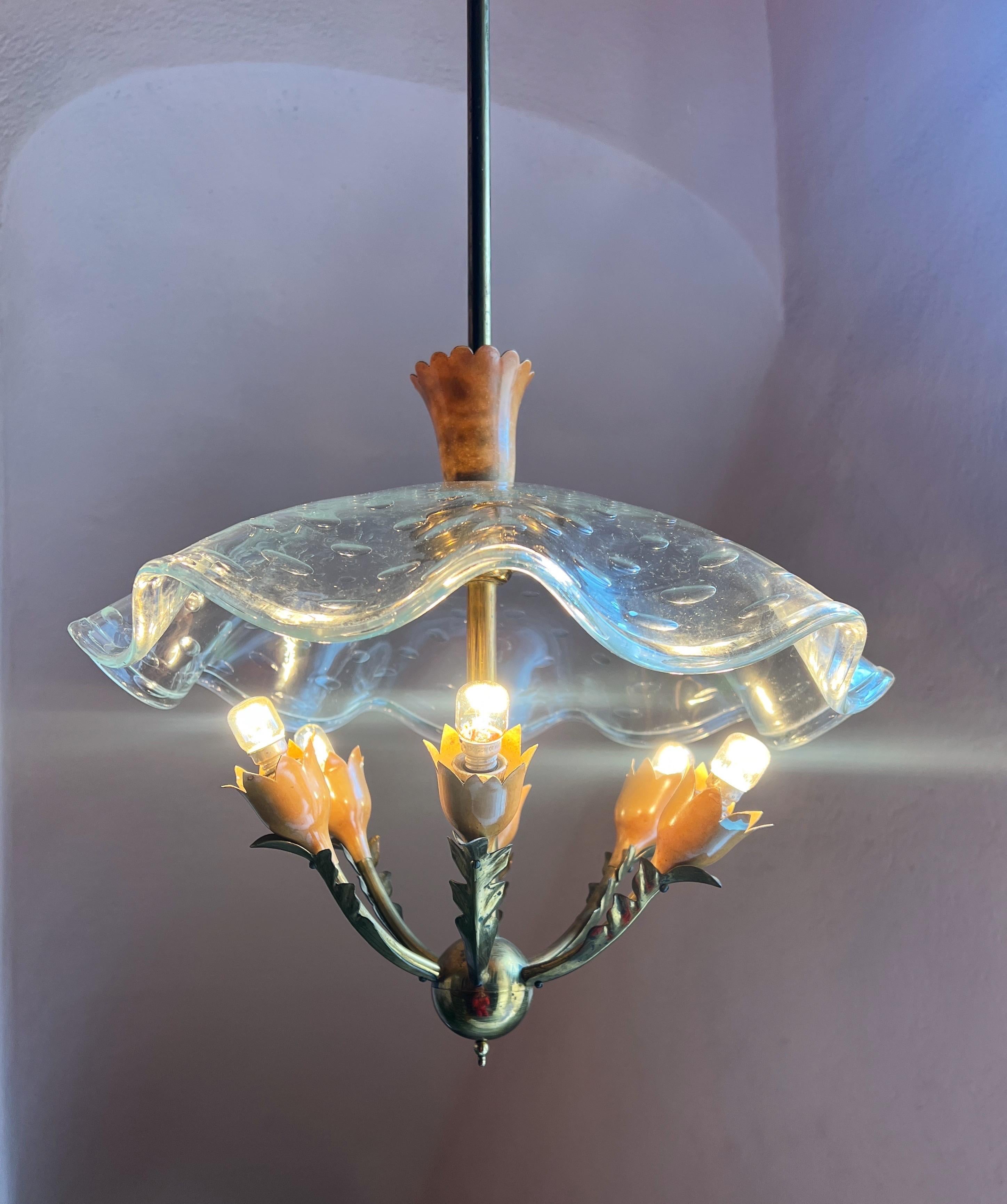 Gio Ponti (attributed to), chandelier with brass structure and murano glass hat  For Sale 5