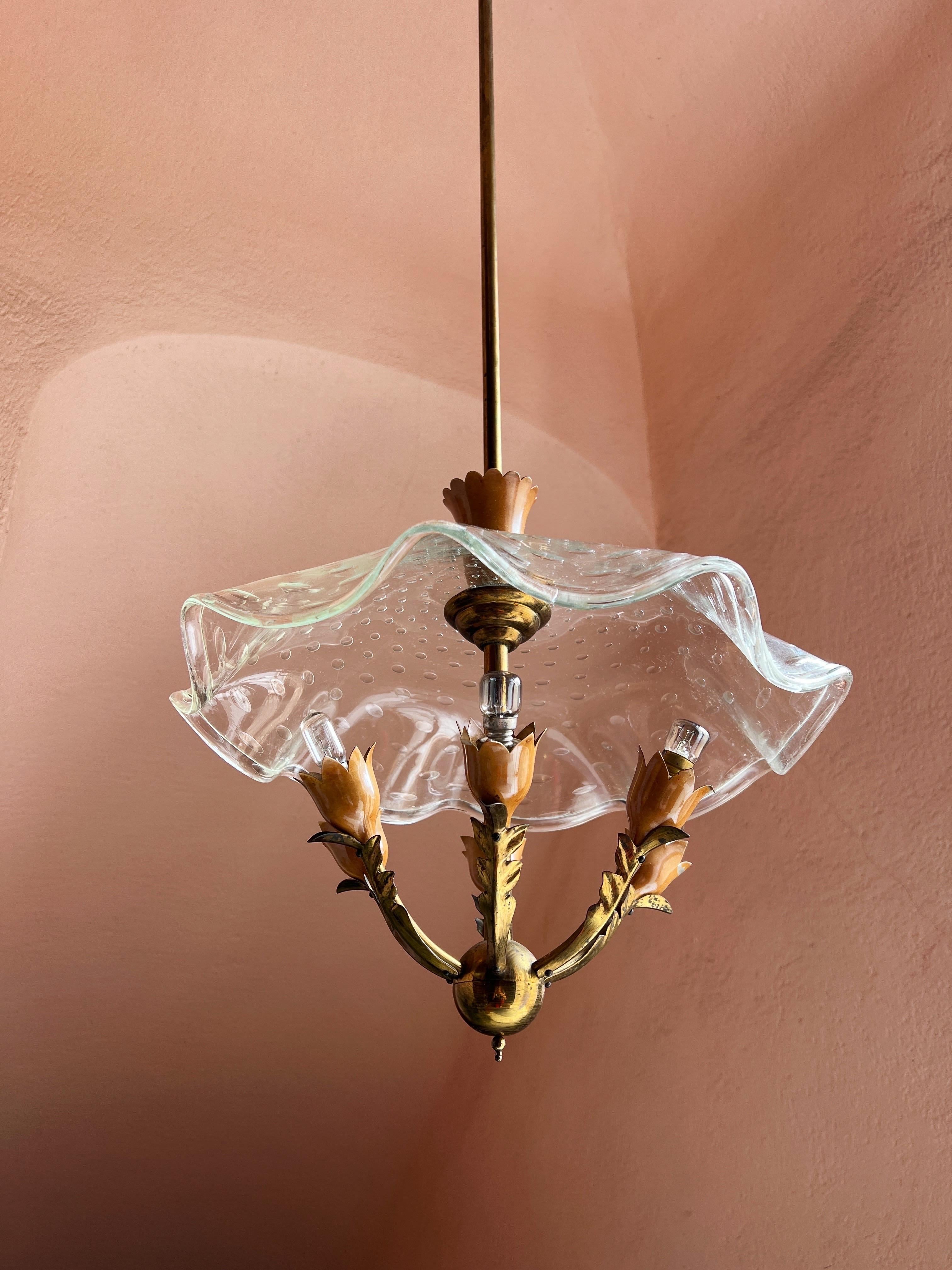 20th Century Gio Ponti (attributed to), chandelier with brass structure and murano glass hat  For Sale