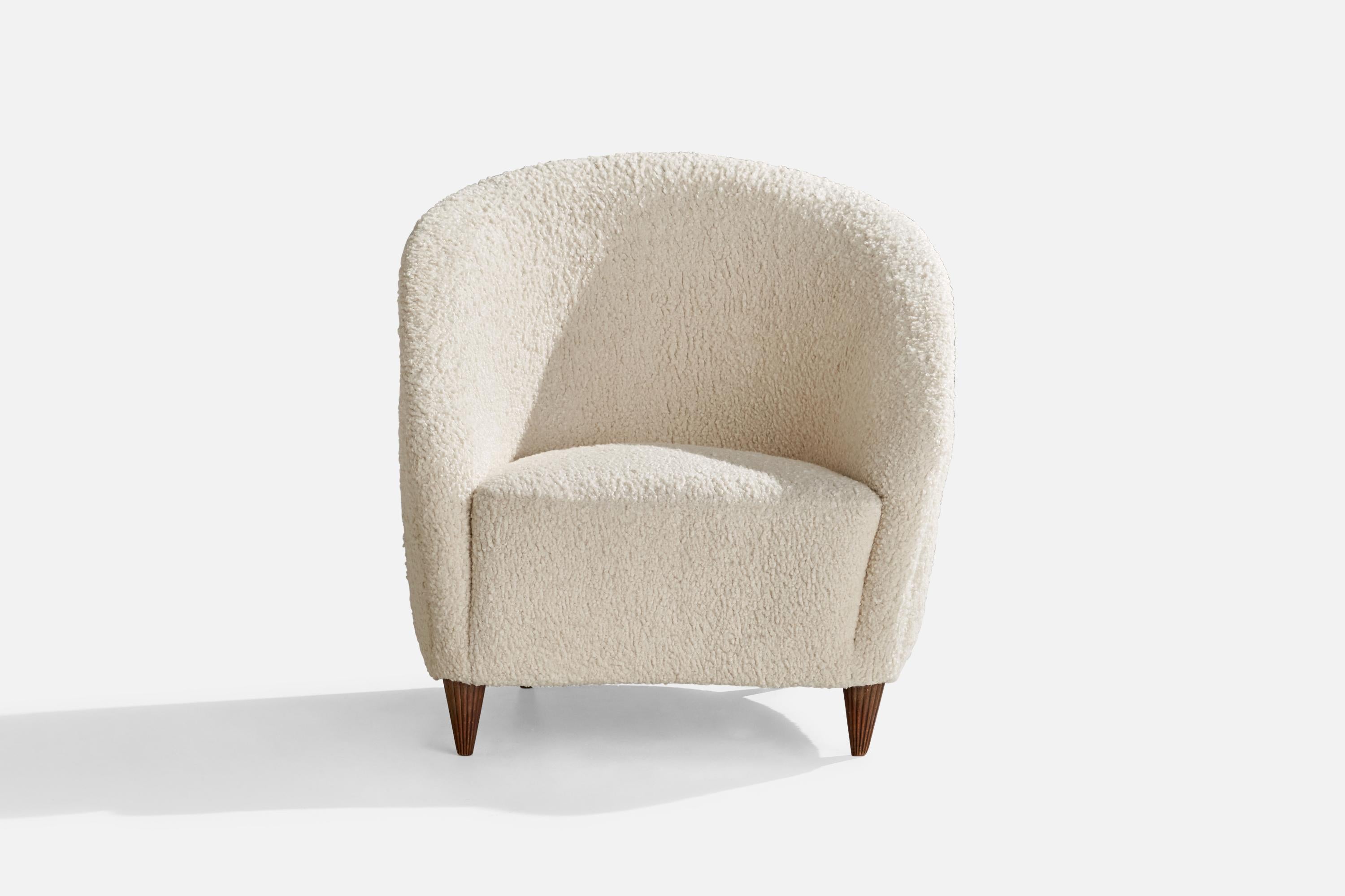 Organic Modern Gio Ponti Attribution, Lounge Chair, Fabric, Walnut, Italy, 1940s For Sale