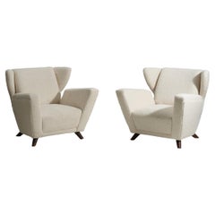 Gio Ponti 'Attribution', Lounge Chairs, White Fabric, Walnut, Italy, 1940s