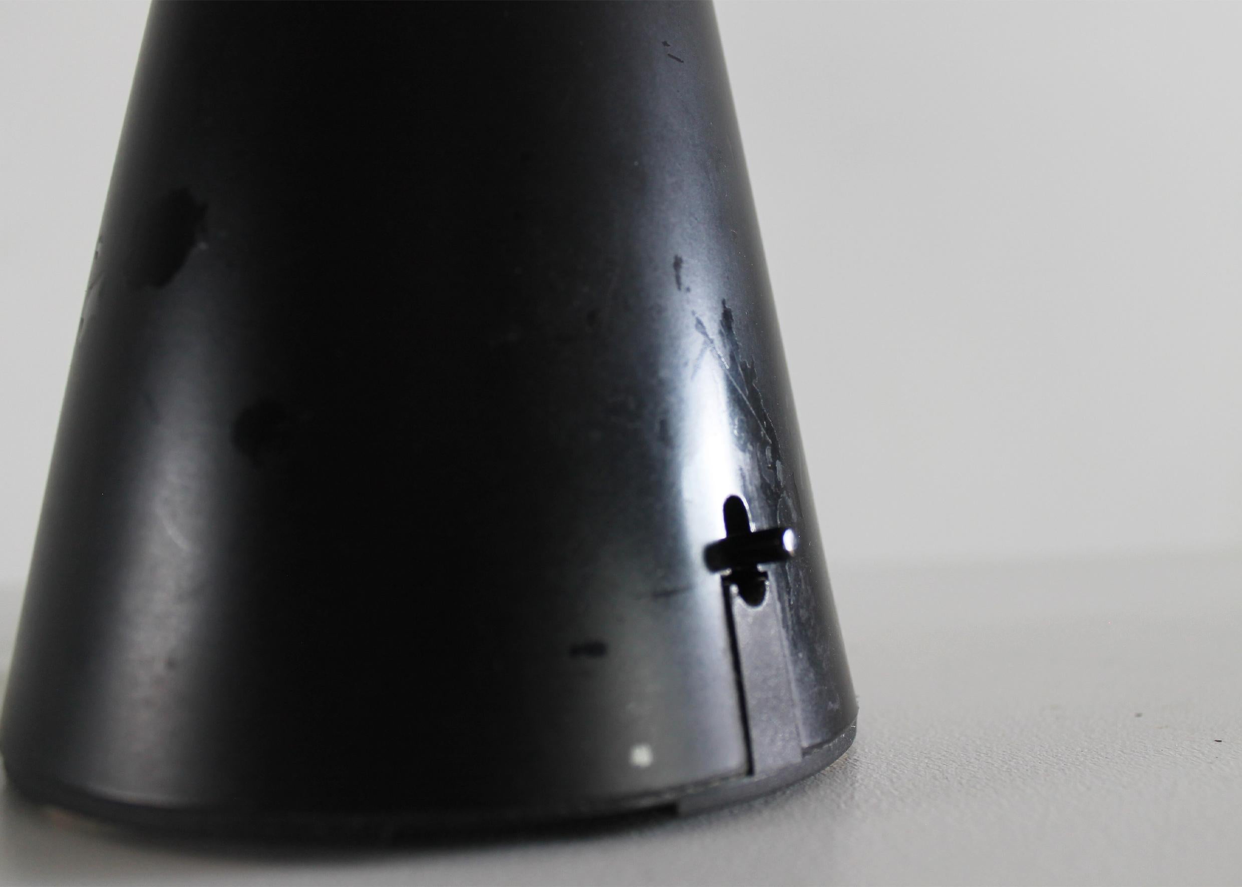 Laqué Lampe de table Gio Ponti Bilia en métal noir et verre opalin Fontana Arte 1970 en vente