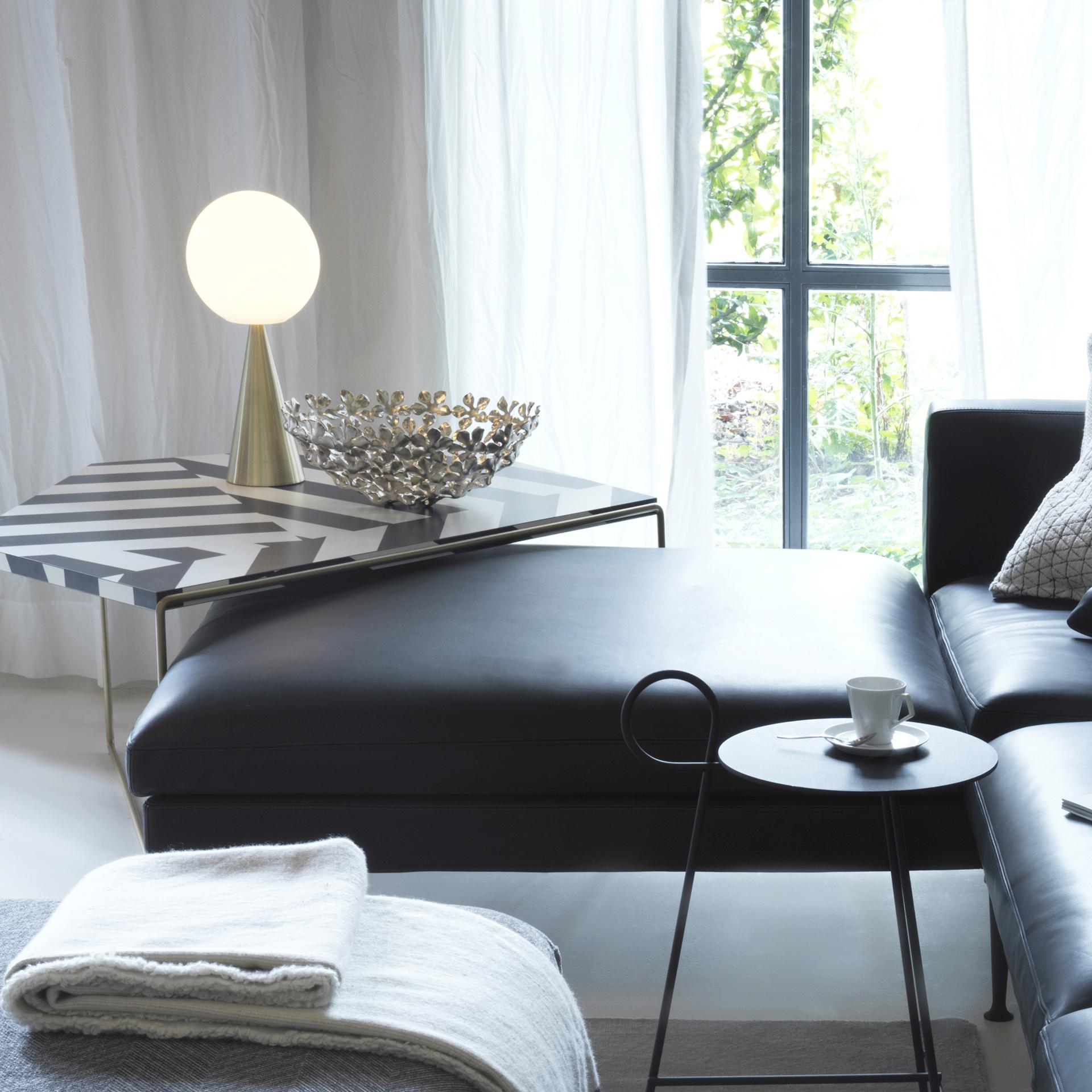 Mid-Century moderno Lampada da tavolo 'Bilia' di Gio Ponti in nichel satinato e vetro opalino per Fontana Arte in vendita