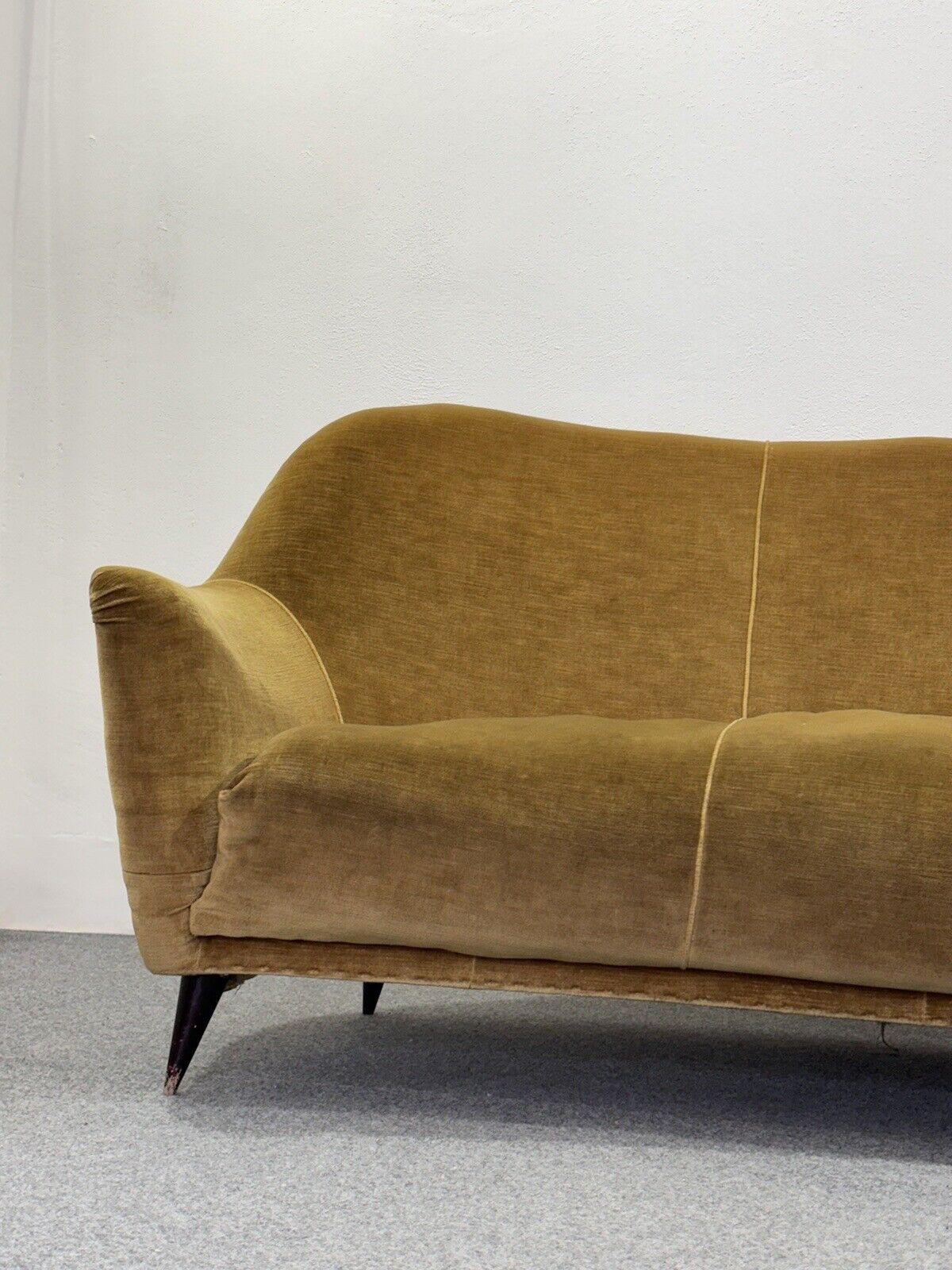 Gio Ponti Home & Garden Sofa Velvet Mid-Century 3 Seater 1950's Modernism For Sale 1