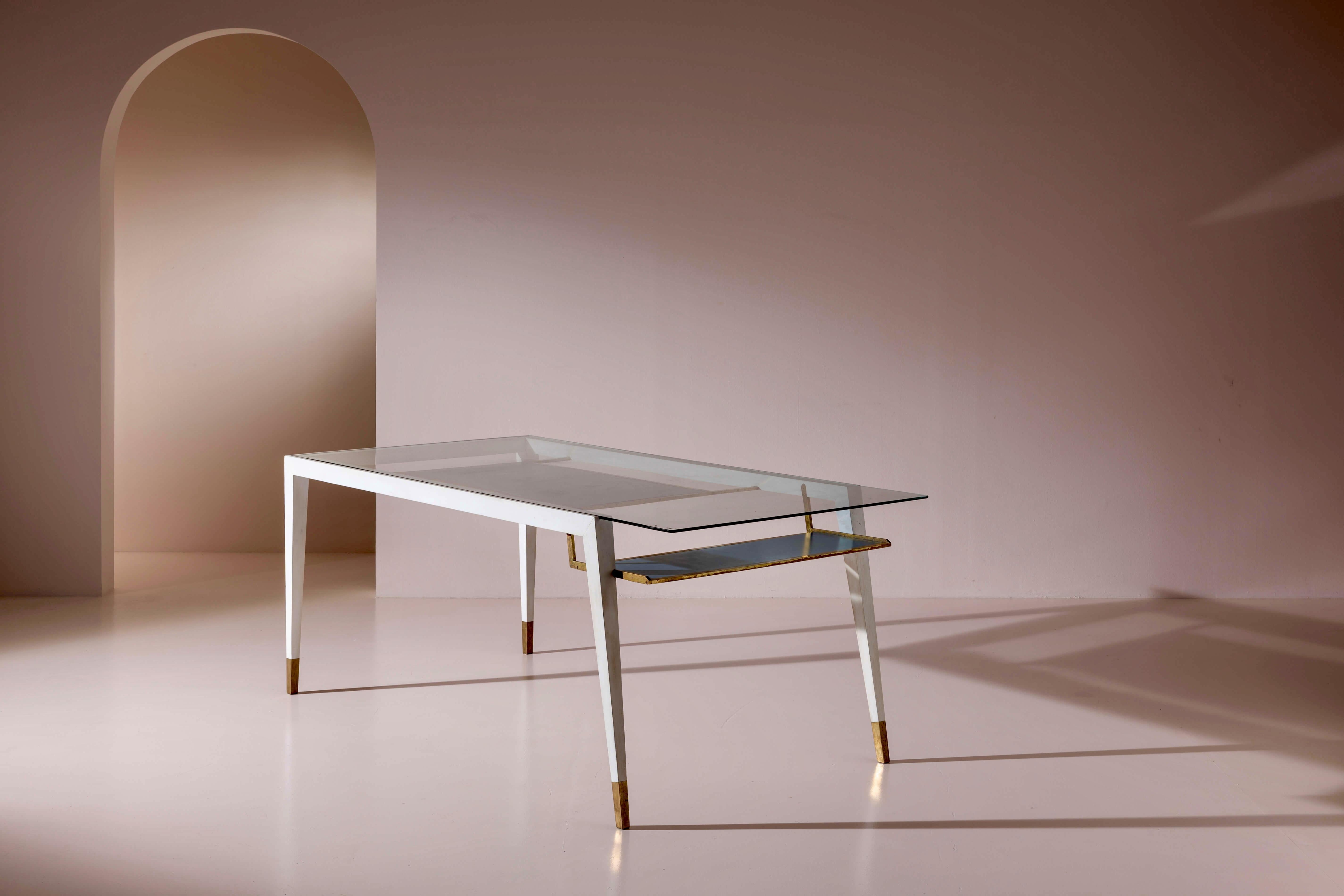 Mesa expositora de nogal y cristal certificada por Gio Ponti para A.P.E.M., Italia, 1946 en venta 5