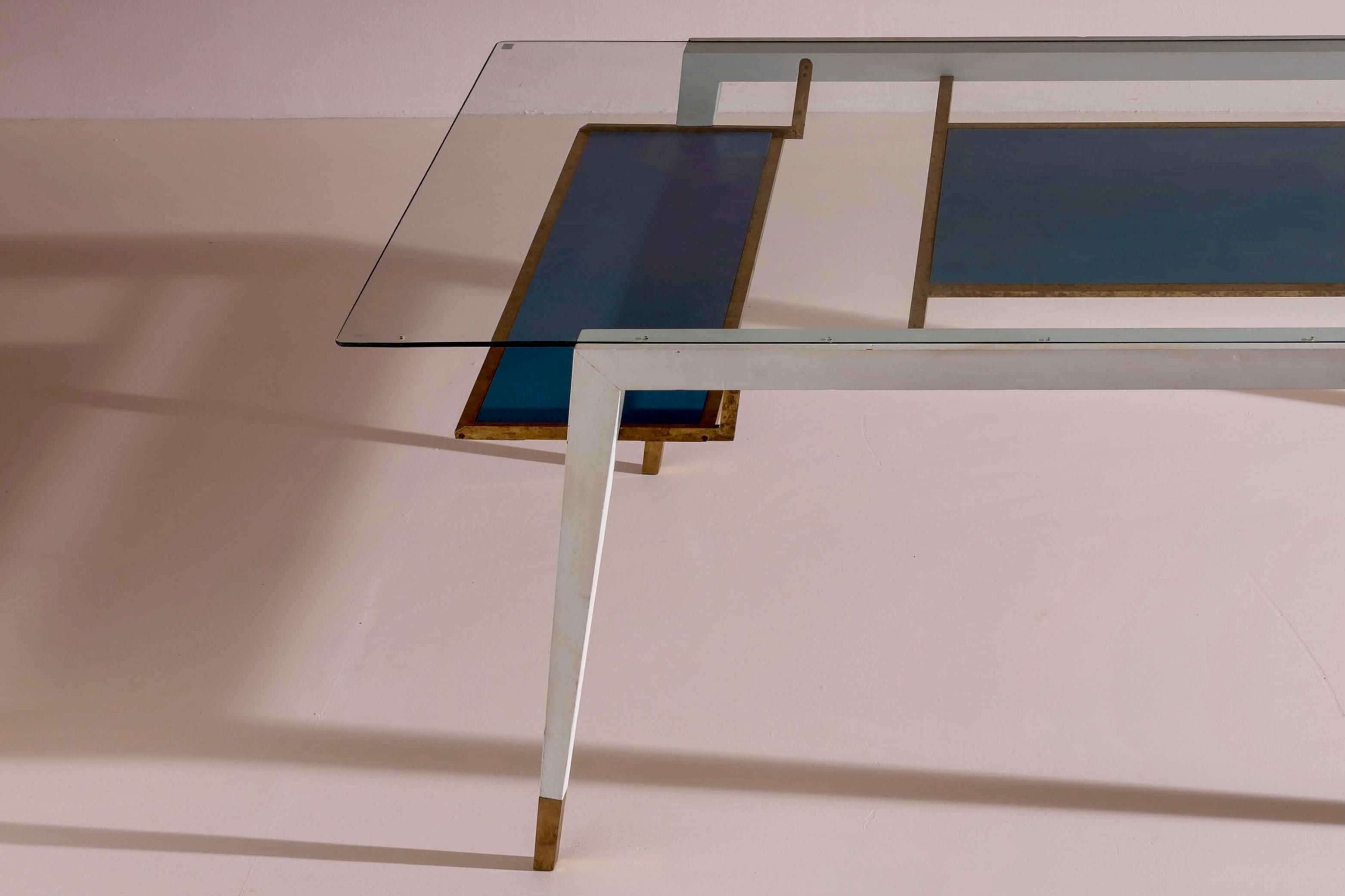 Mesa expositora de nogal y cristal certificada por Gio Ponti para A.P.E.M., Italia, 1946 Moderno de mediados de siglo en venta