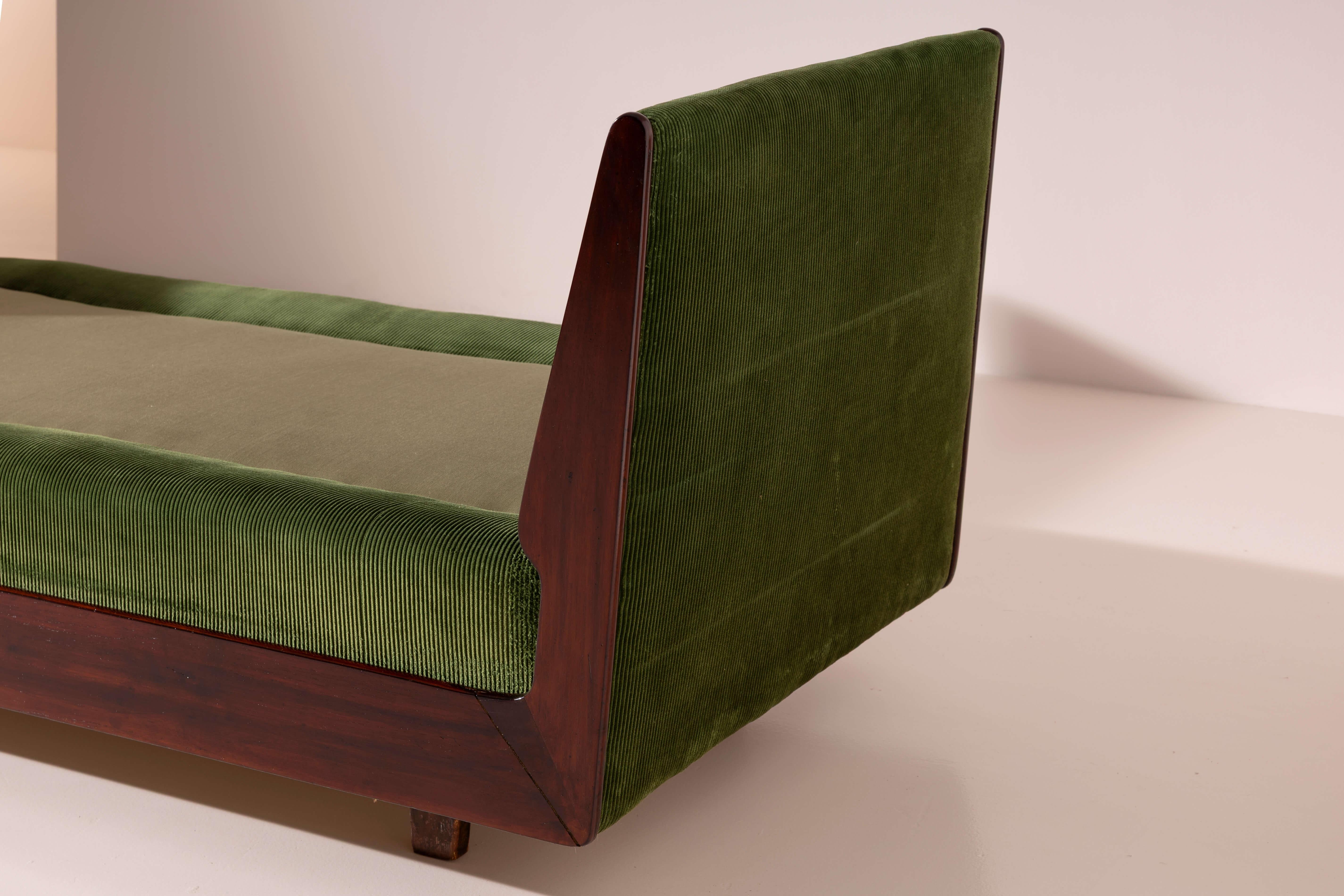 Canapé-lit en noyer certifié et velours de Gio Ponti, Italie, années 1940 en vente 7