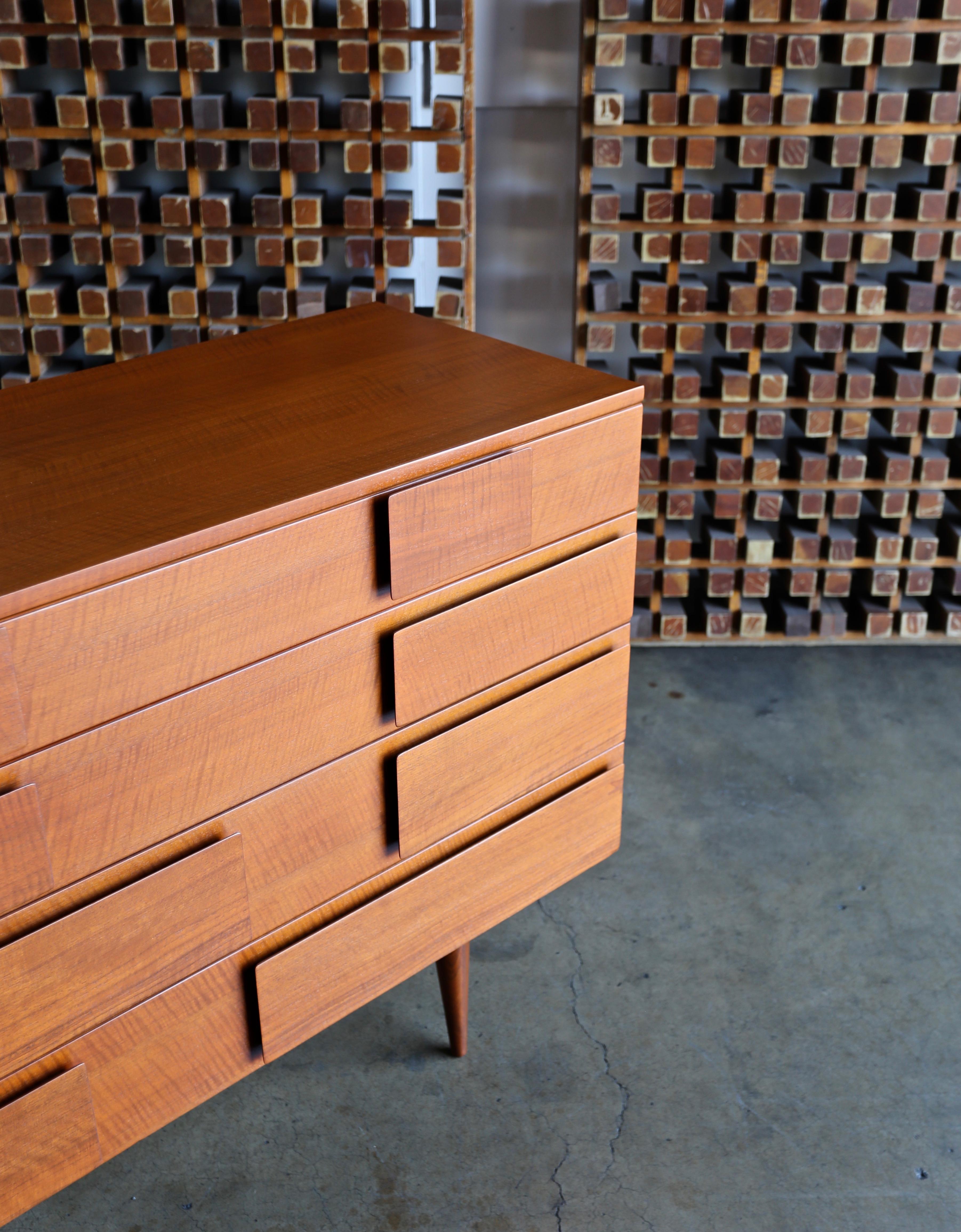 singer chest of drawers