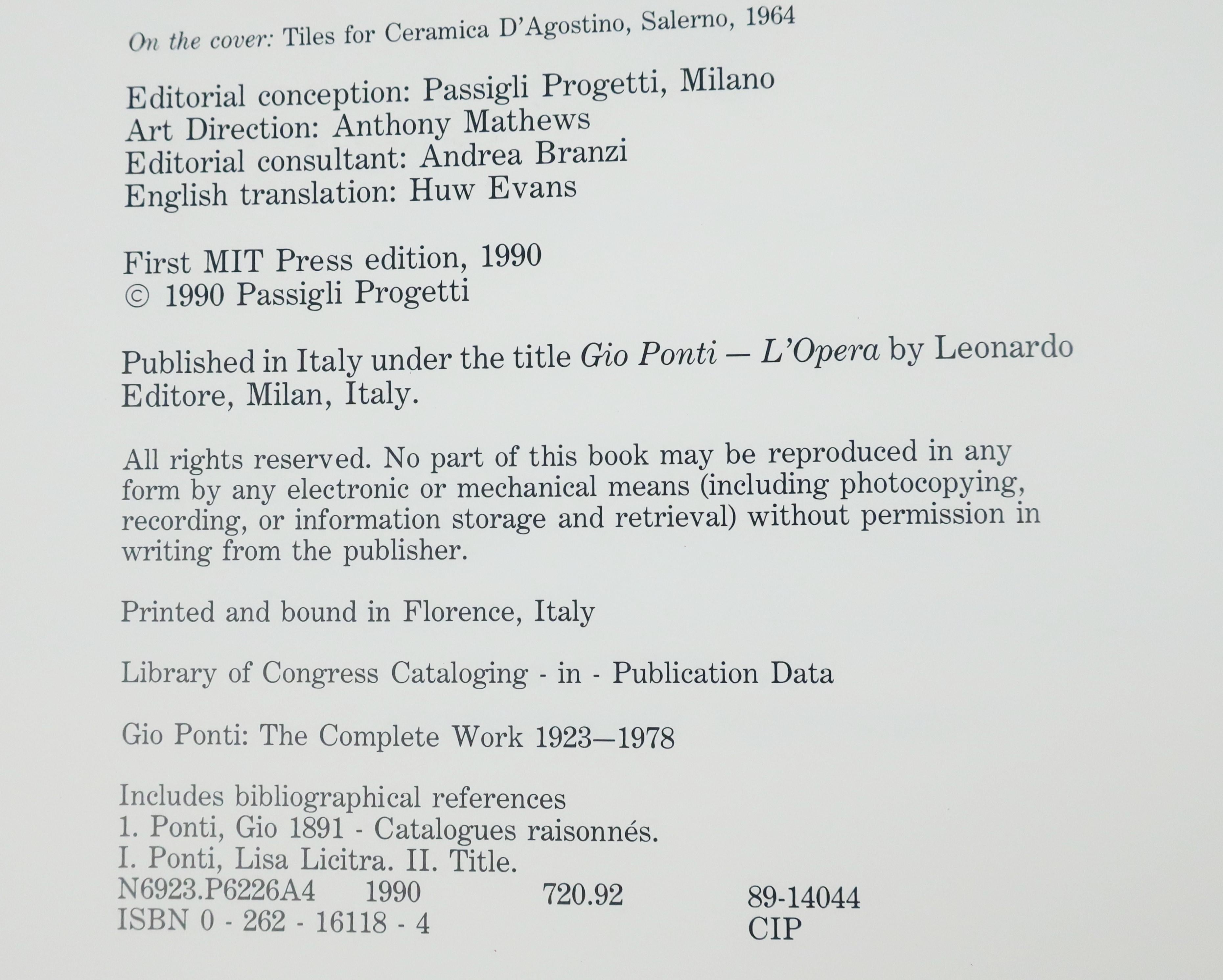 Bleu Livre de table basse Gio Ponti, 1990 en vente