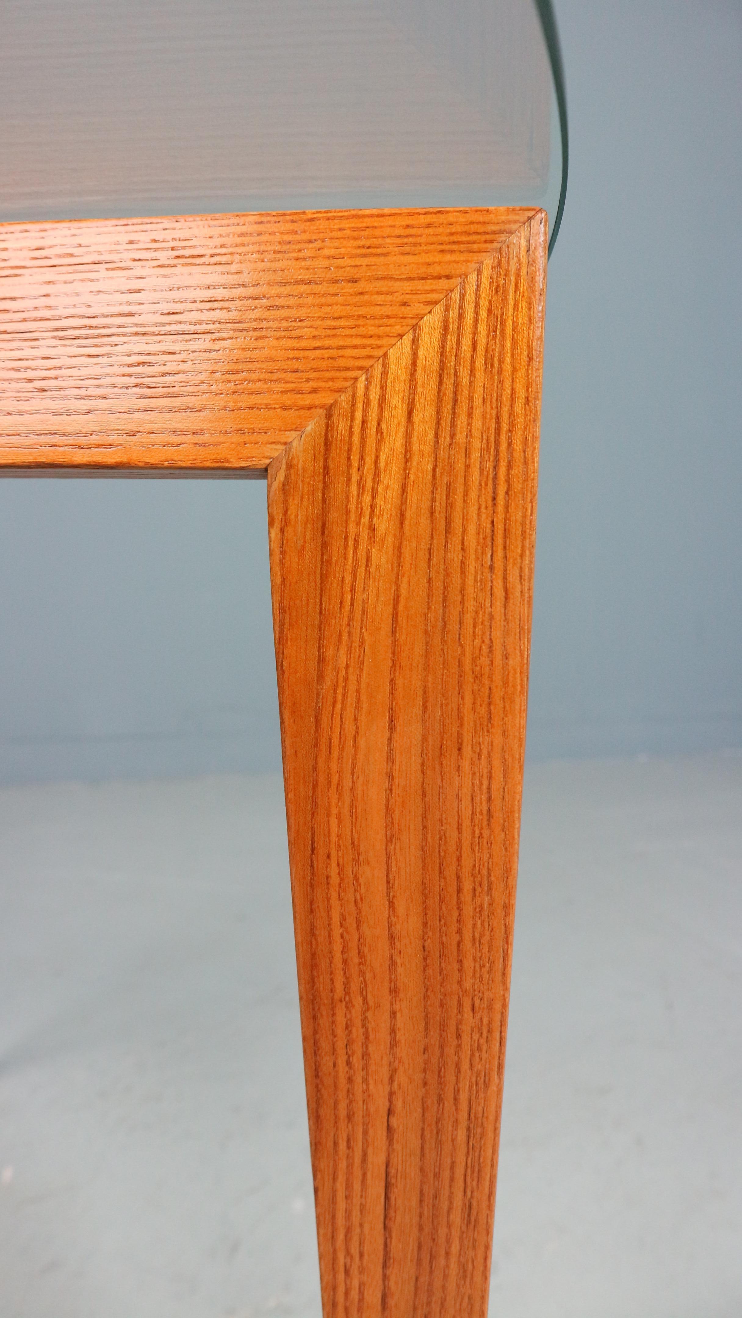 Gio Ponti Coffee Table for Isa Bergamo in oak with Round Cristal Top, 1957 For Sale 5