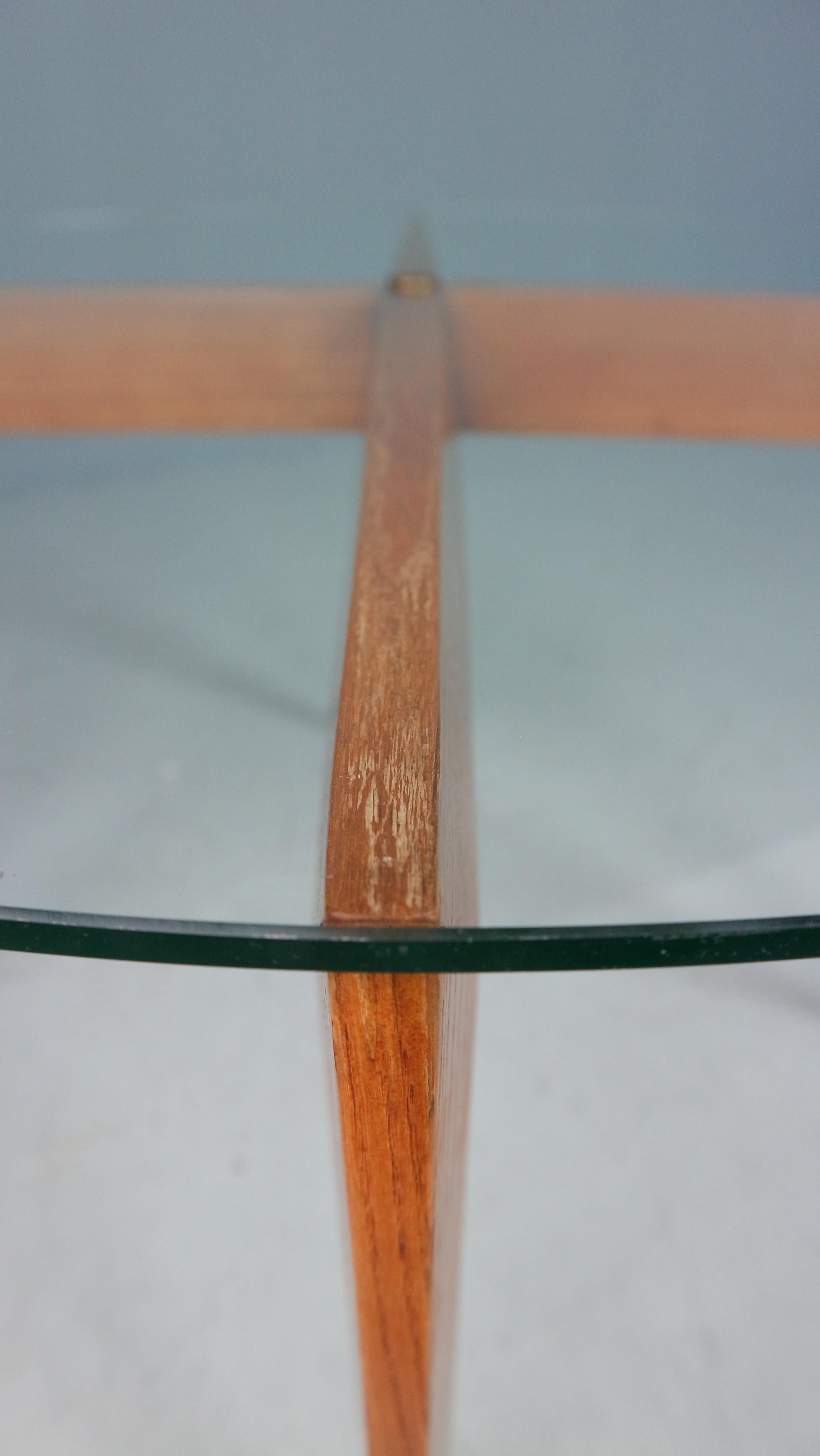 Gio Ponti Coffee Table for Isa Bergamo in oak with Round Cristal Top, 1957 For Sale 6