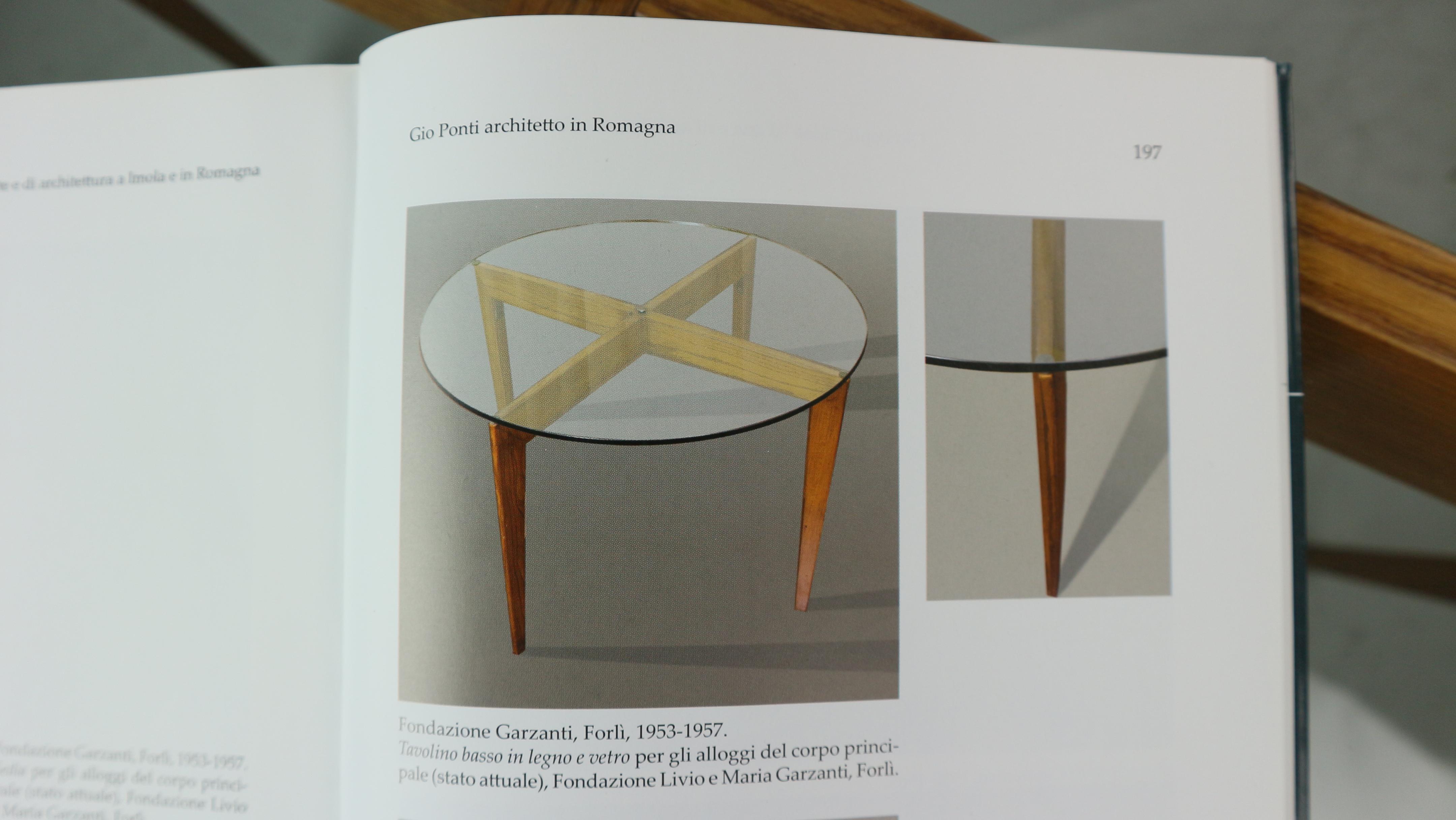 Gio Ponti Coffee Table for Isa Bergamo in oak with Round Cristal Top, 1957 For Sale 12