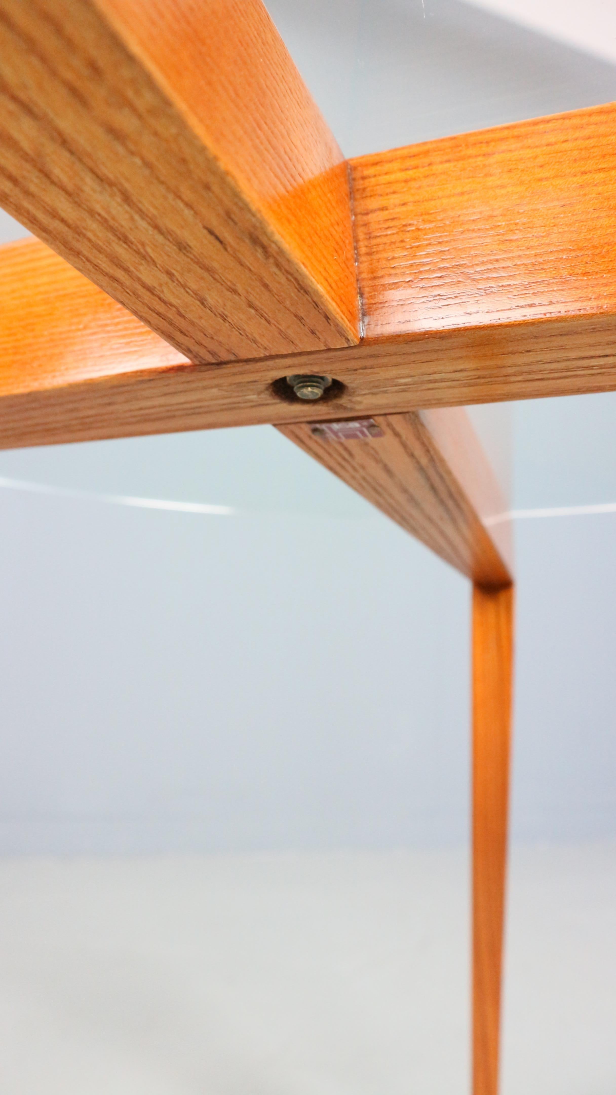 Brass Gio Ponti Coffee Table for Isa Bergamo in oak with Round Cristal Top, 1957 For Sale