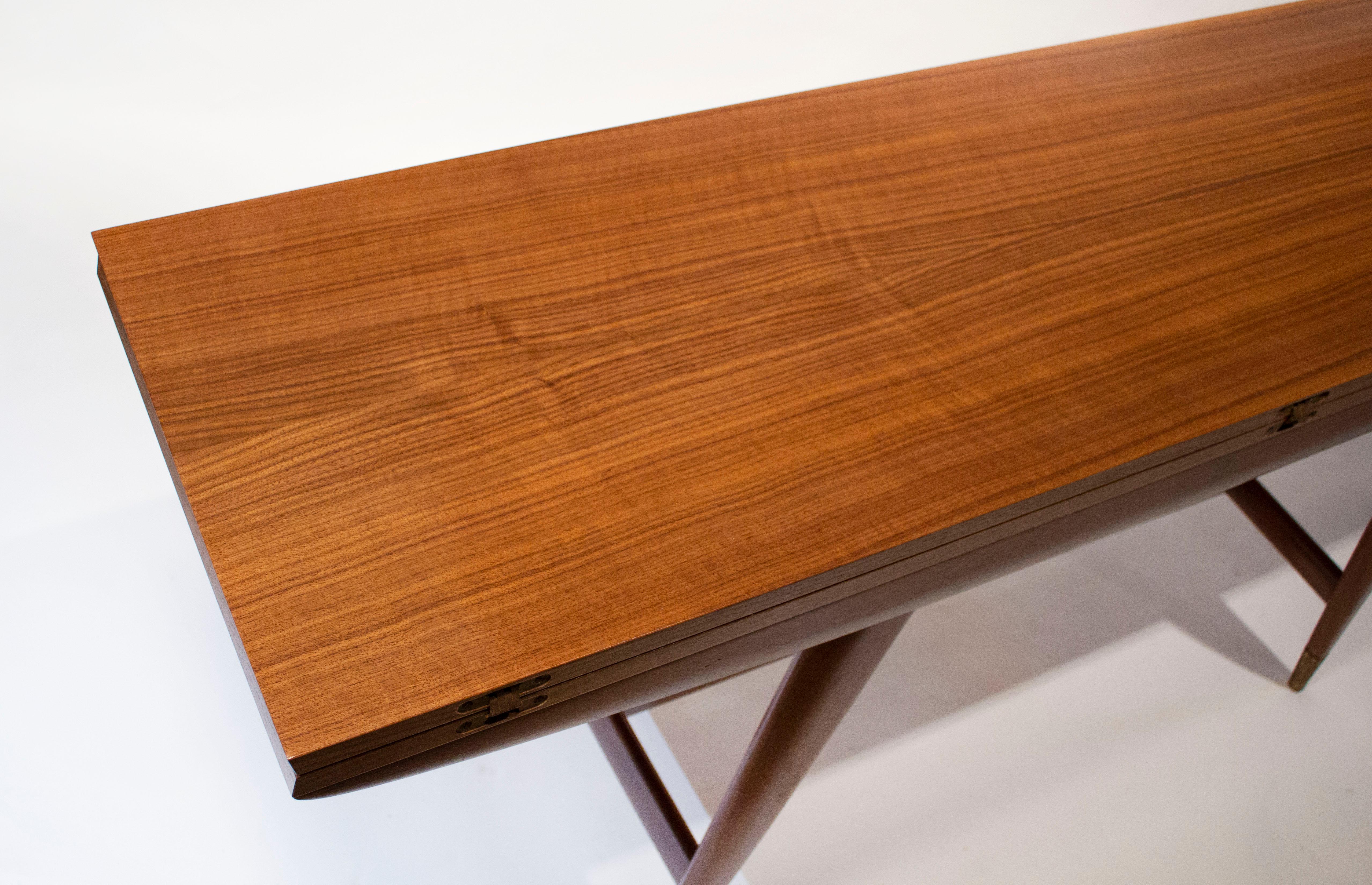 Gio Ponti Convertible Console / Dining Table for M. Singer & Sons in Walnut 1950 2