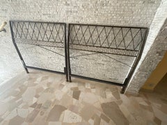 GIO PONTI Pair of single bed headboards in burnished brass and polished brass, ITALY, 1950