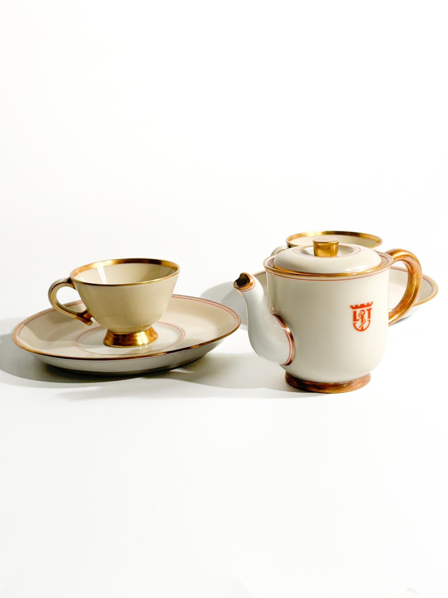 Tazas y cafetera Gio Ponti diseñadas para el barco Victoria Lloyd Triestino Art Decó