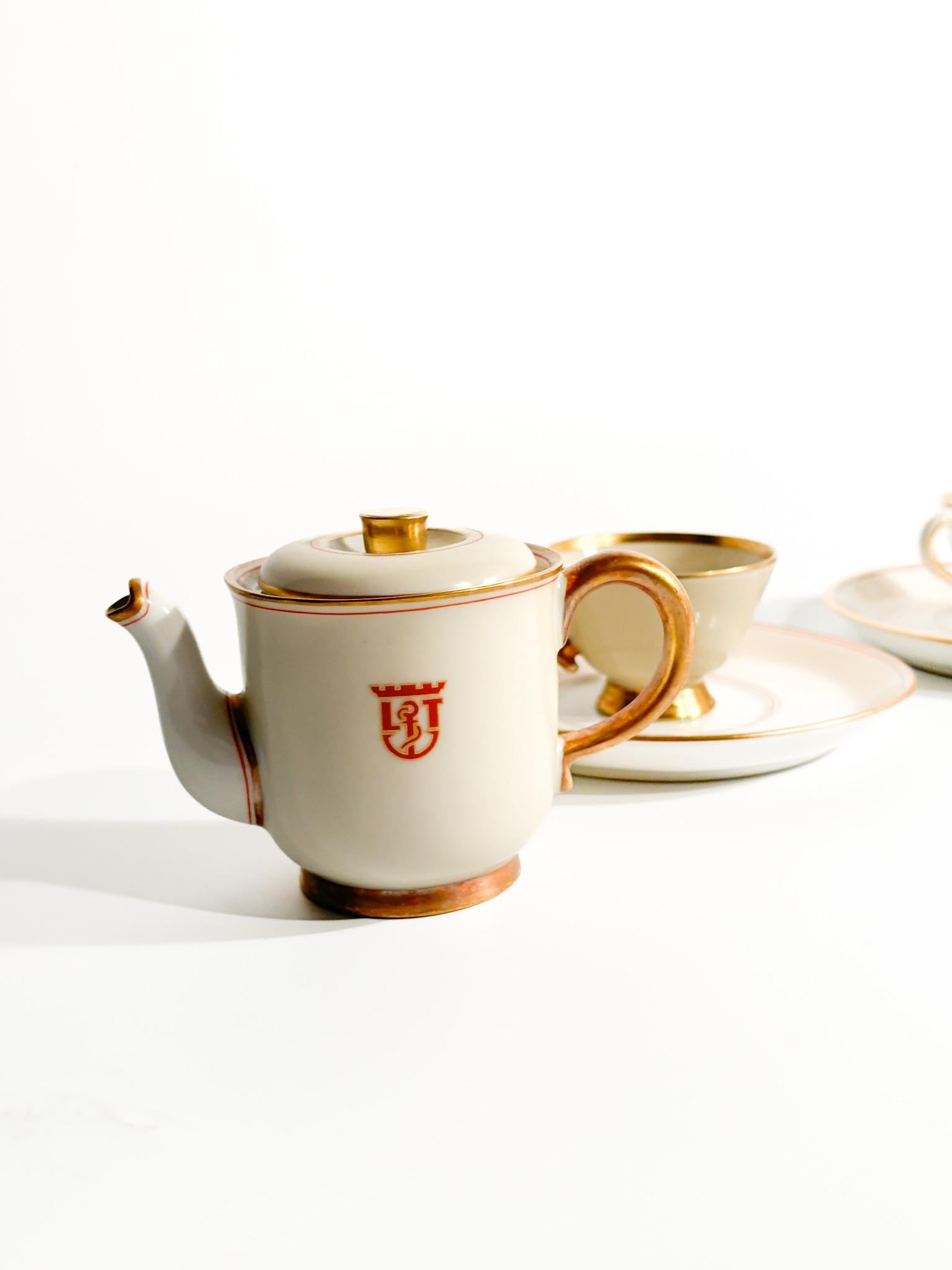 Tazas y cafetera Gio Ponti diseñadas para el barco Victoria Lloyd Triestino mediados del siglo XX