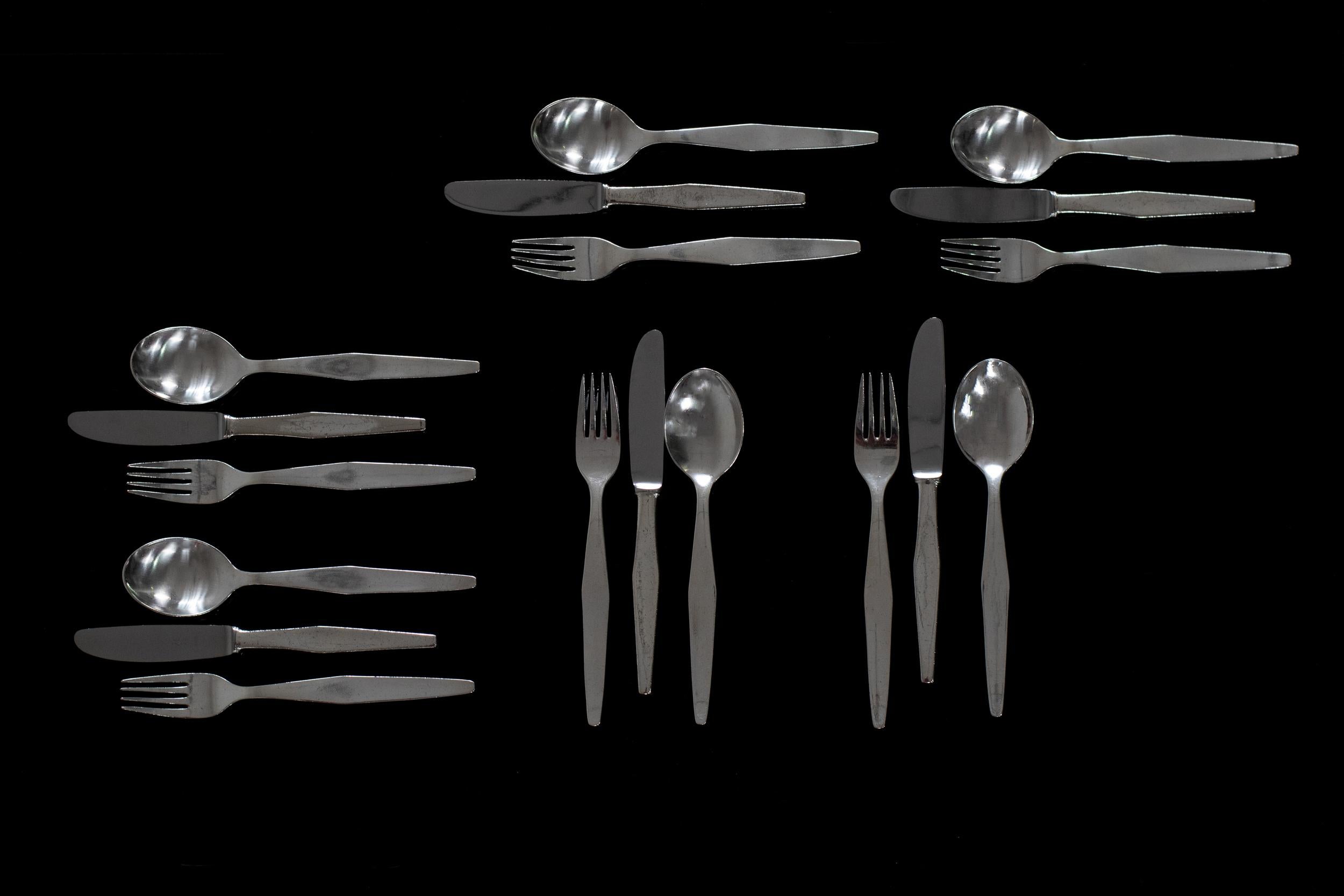 Mid-Century Modern Gio Ponti Cutlery Set for Six in Nickel Silver by Krupp Italy 1950s For Sale