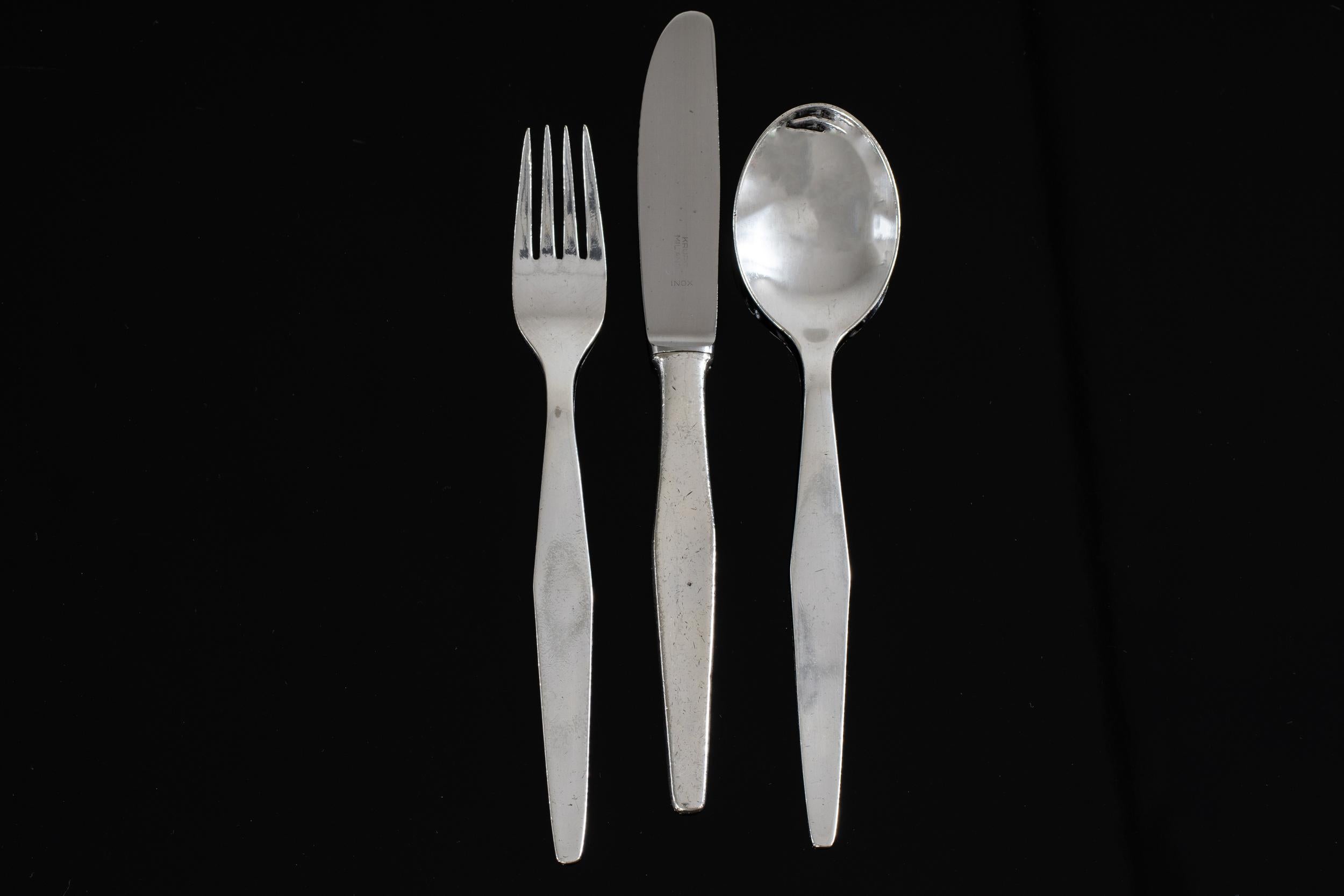 Gio Ponti Cutlery Set for Six in Nickel Silver by Krupp Italy 1950s In Good Condition For Sale In Montecatini Terme, IT