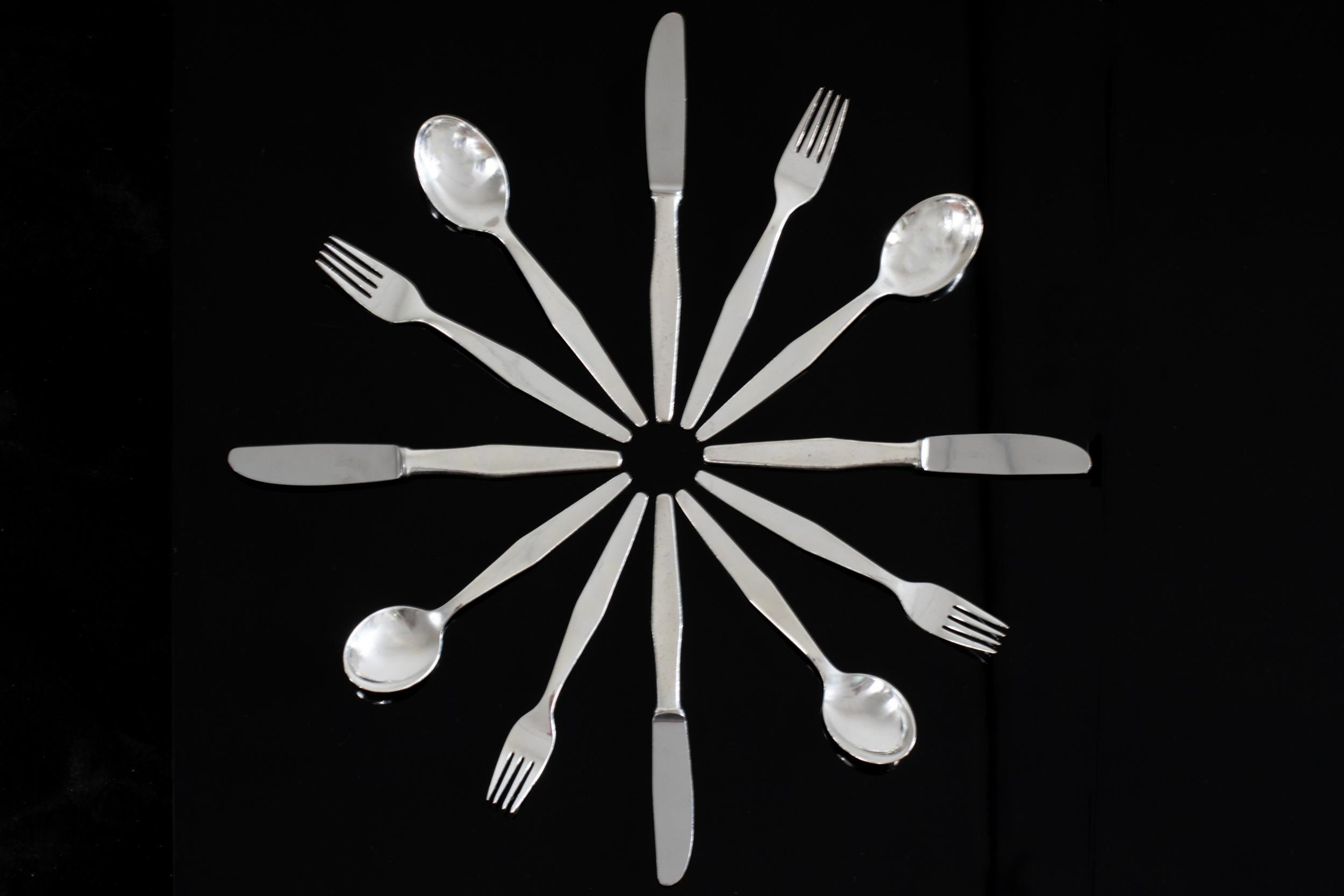 Gio Ponti Cutlery Set for Six in Nickel Silver by Krupp Italy 1950s In Good Condition For Sale In Montecatini Terme, IT