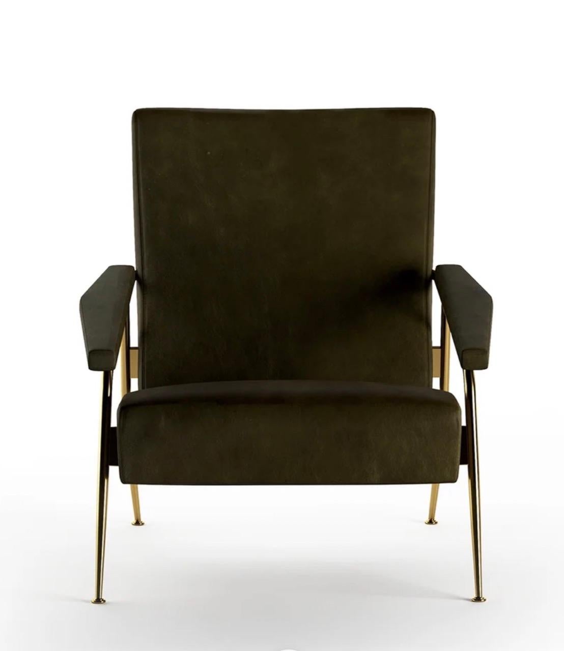 The iconic D.153.1 armchair is a mid-century design by acclaimed Italian designer Gio Ponti. With a high backrest and slight recline, it features a lush fabric mix offering a contemporary look and sophisticated comfort.

-Made in Italy
-Brass