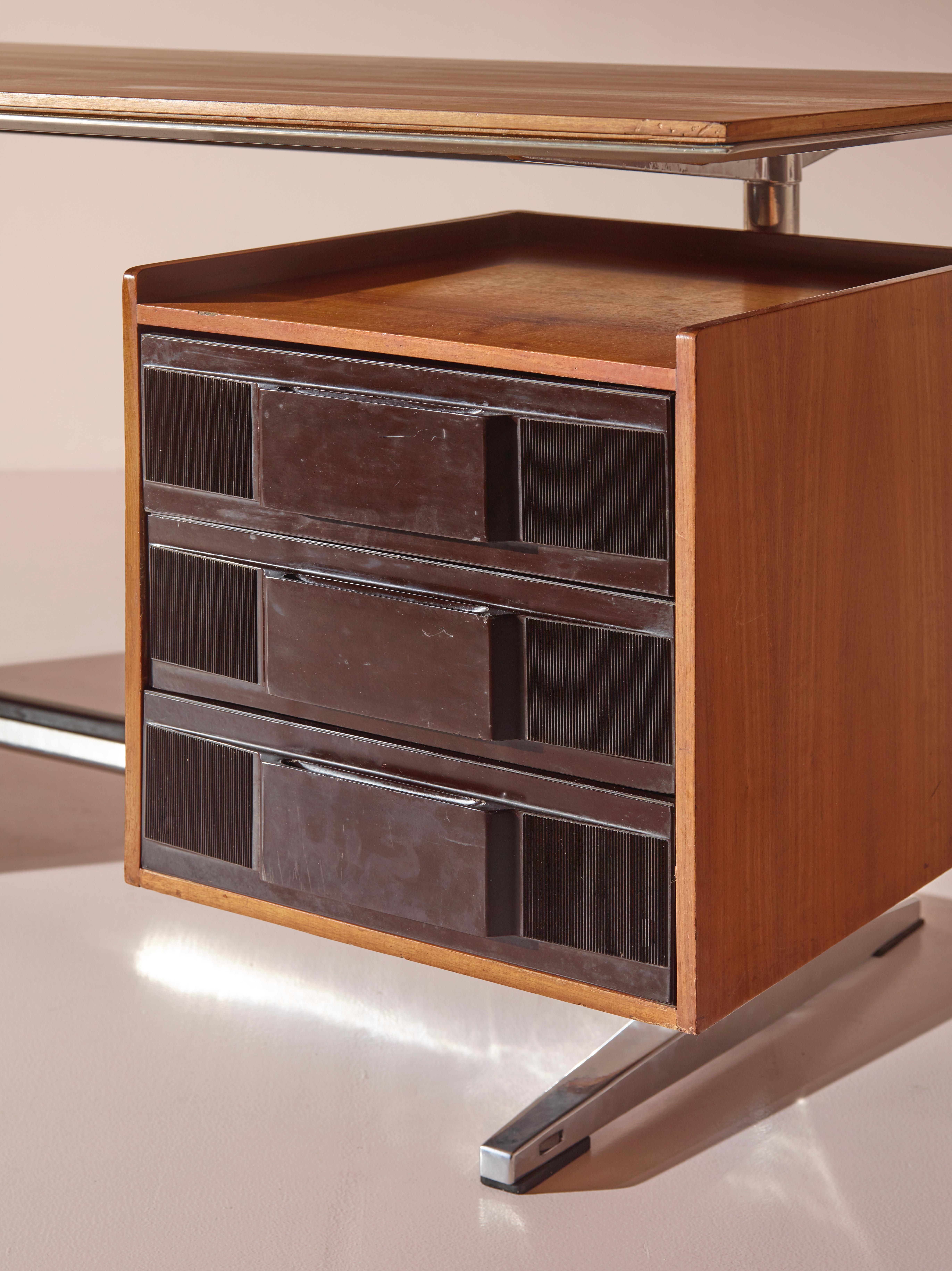 Italian Gio Ponti Desk for RIMA Made in Walnut, Chromed Steel and Plastic. Italy, 1950s For Sale