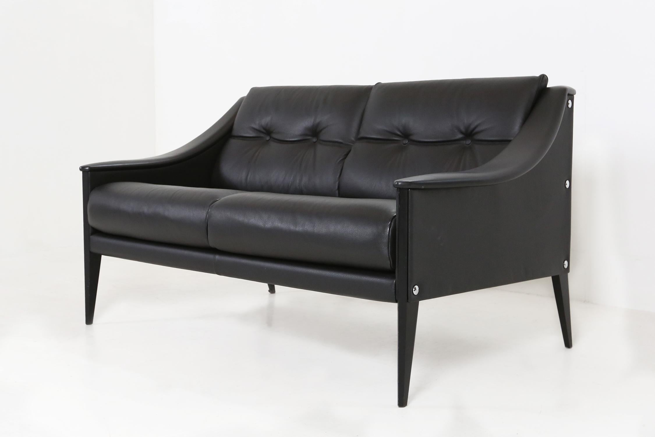 Zweisitziges Sofa 