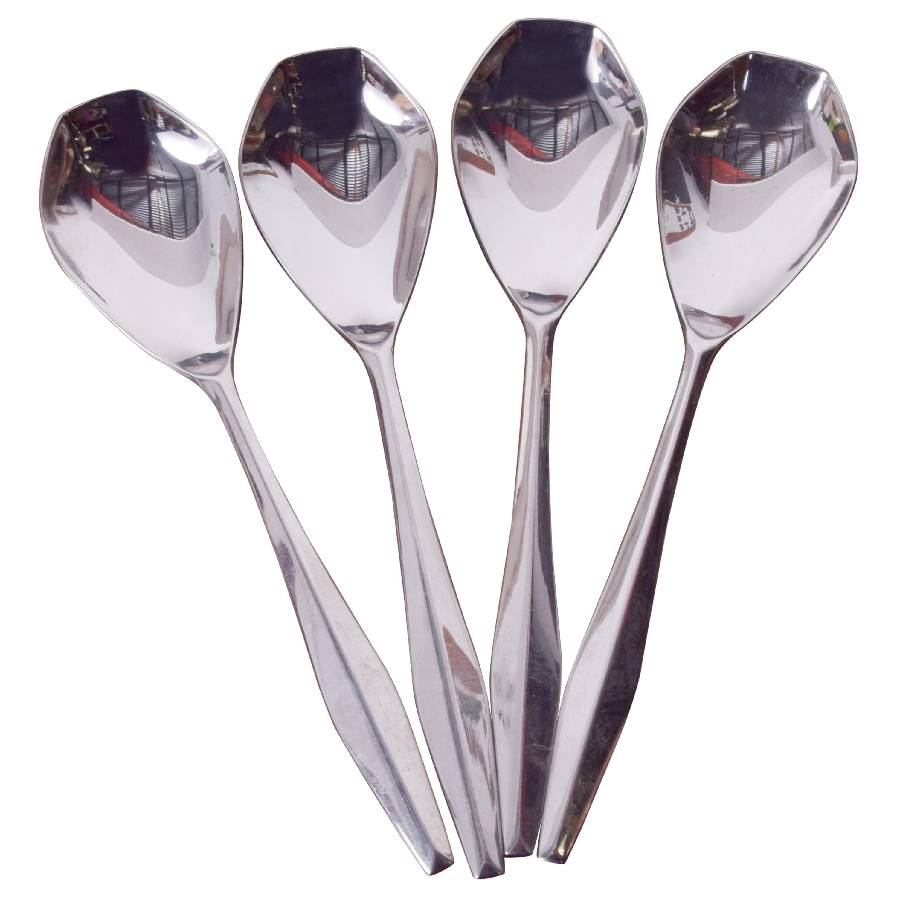 Set of Four Reed & Barton Stainless Williamsburg Royal Shell 6 1/8" Teaspoons