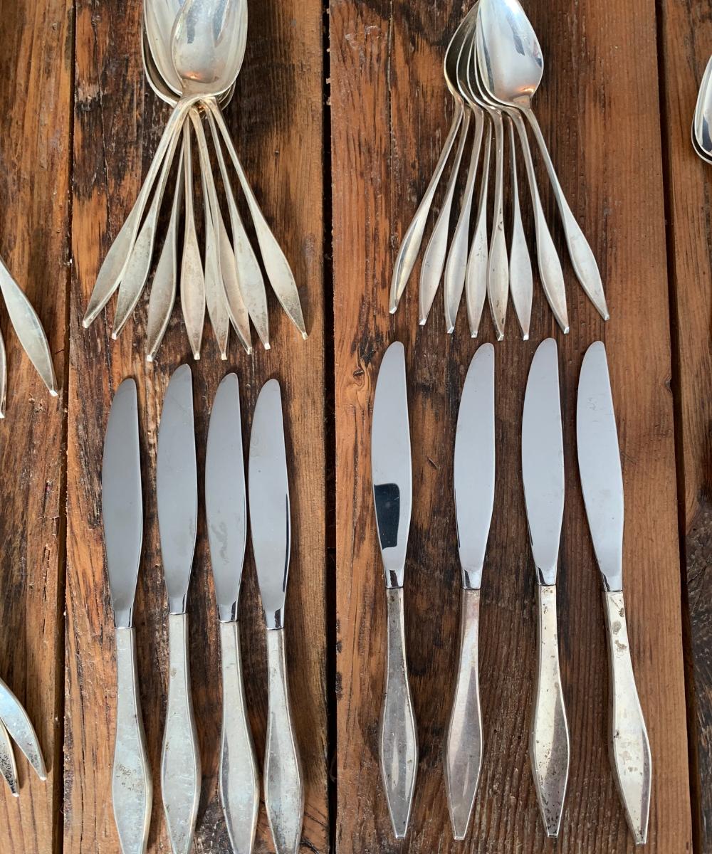 Service de couverts pour huit en argent sterling Gio Ponti Diamond - 48 Pieces Bon état - En vente à Saddle River, NJ