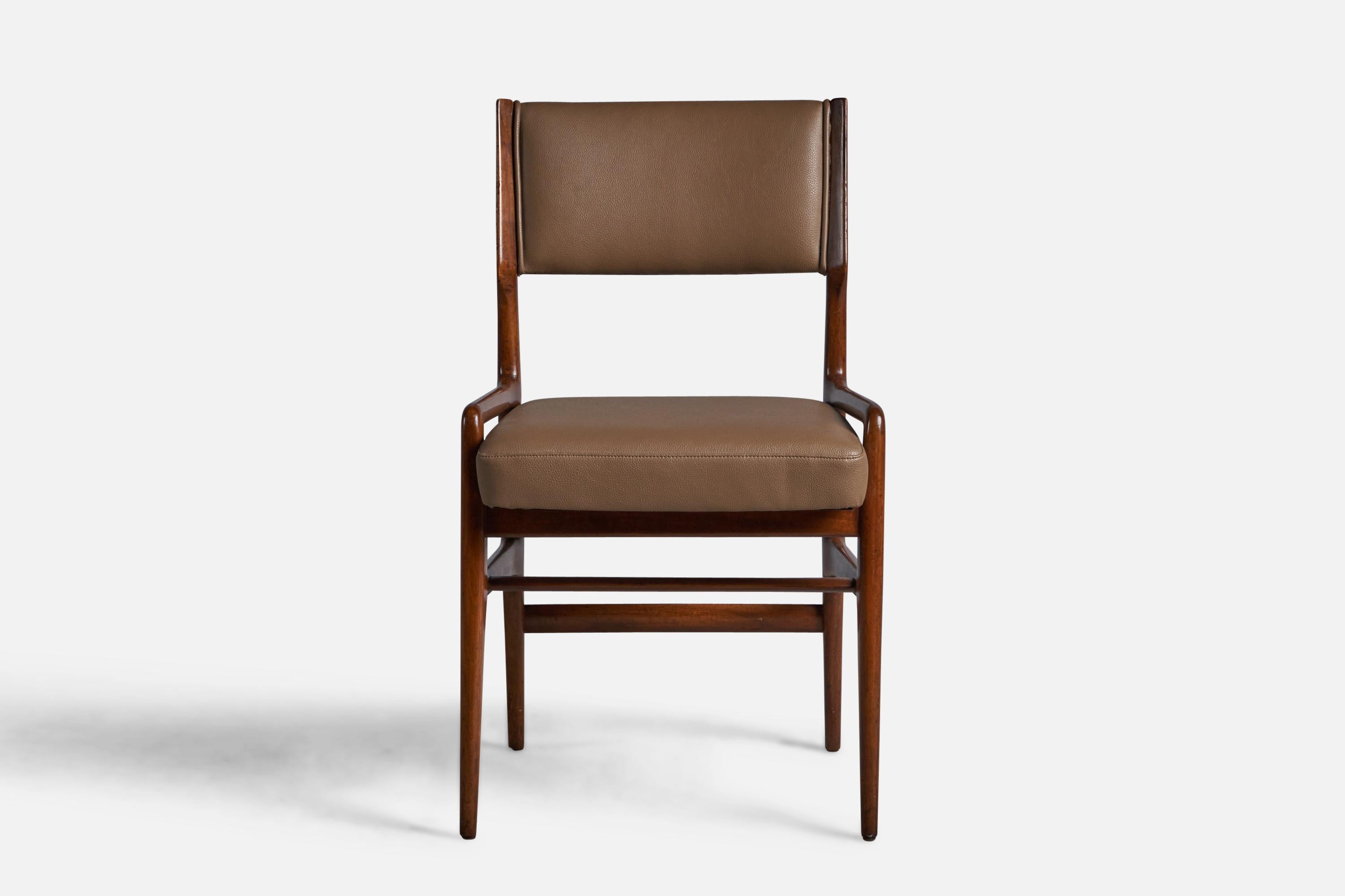 Gio Ponti, Dining Chair, Walnut, Leather, Italy, 1960s In Good Condition In High Point, NC
