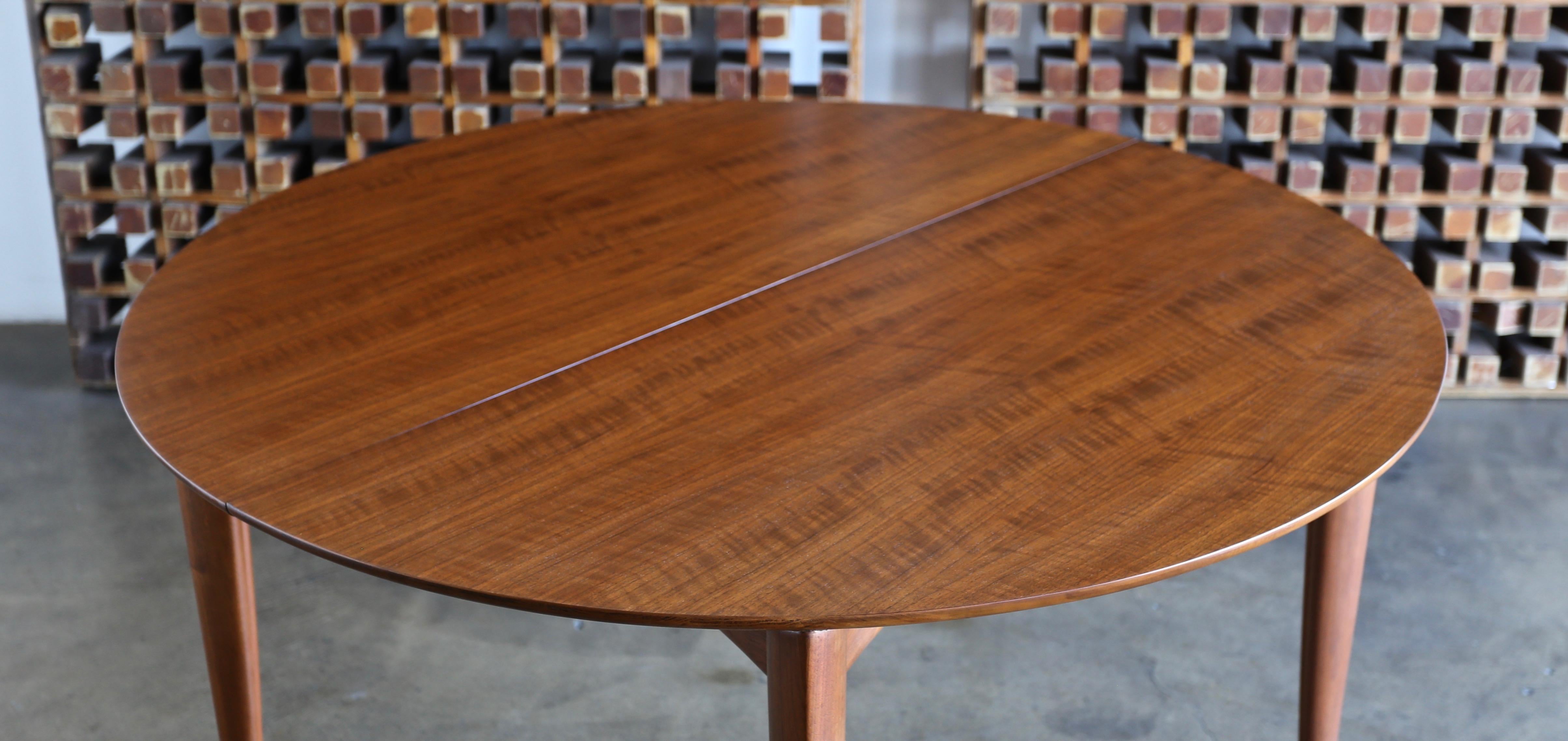 Italian Gio Ponti Dining Table for M. Singer & Sons, circa 1955