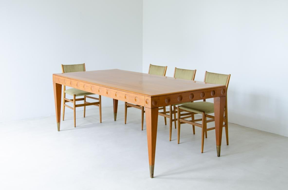 Gio Ponti Dining Table in Cherry Wood with Decorative Motif In Excellent Condition For Sale In Milano, IT