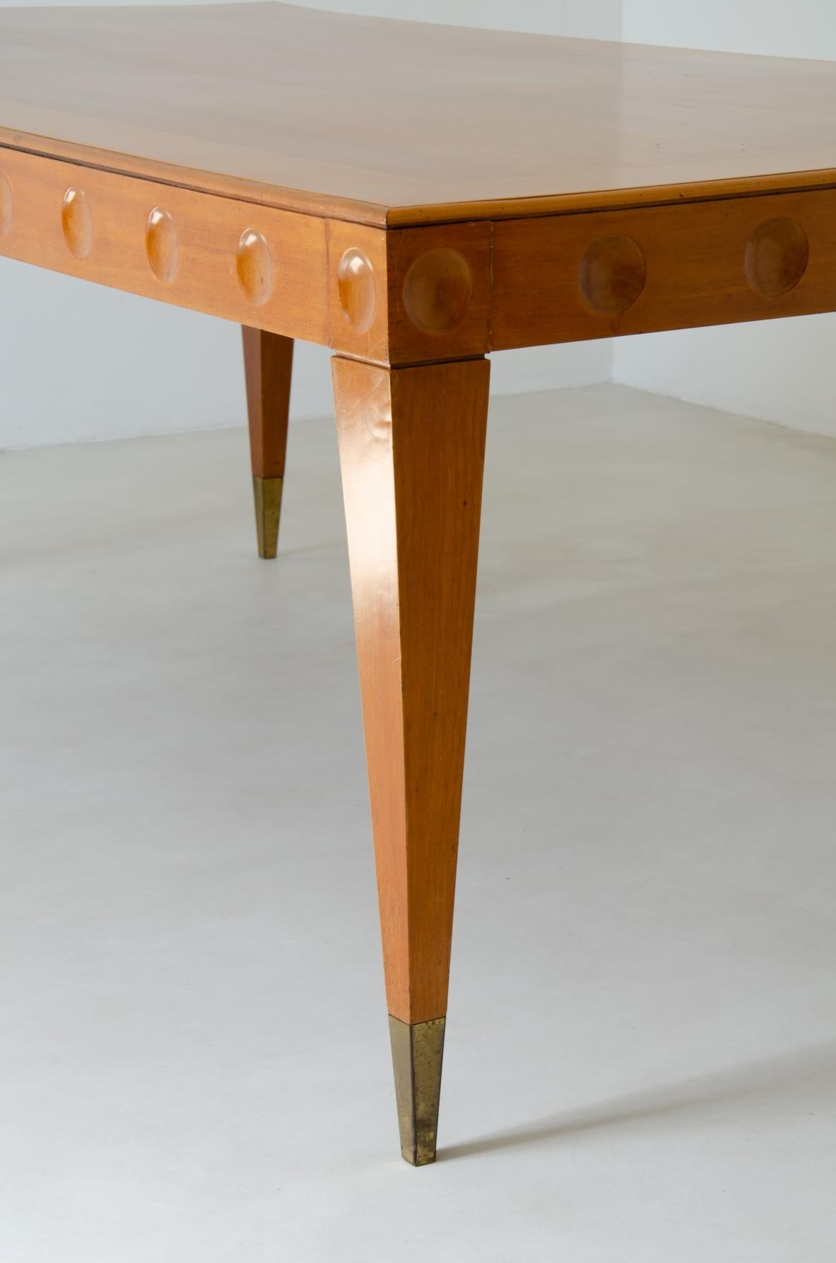 20th Century Gio Ponti Dining Table in Cherry Wood with Decorative Motif For Sale