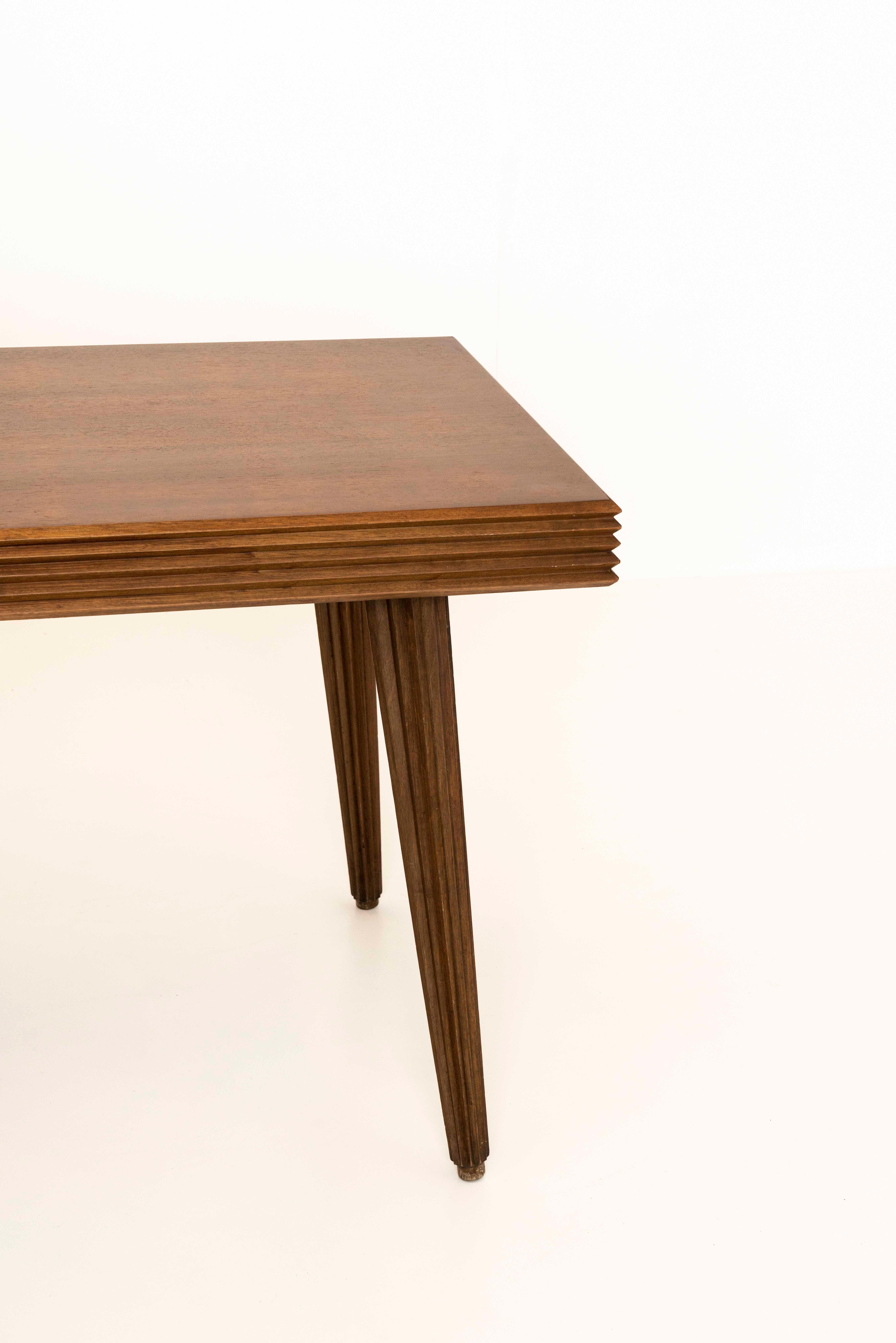 Gio Ponti Dining Table in Veneered Walnut, Italy 1940s In Good Condition For Sale In Hellouw, NL