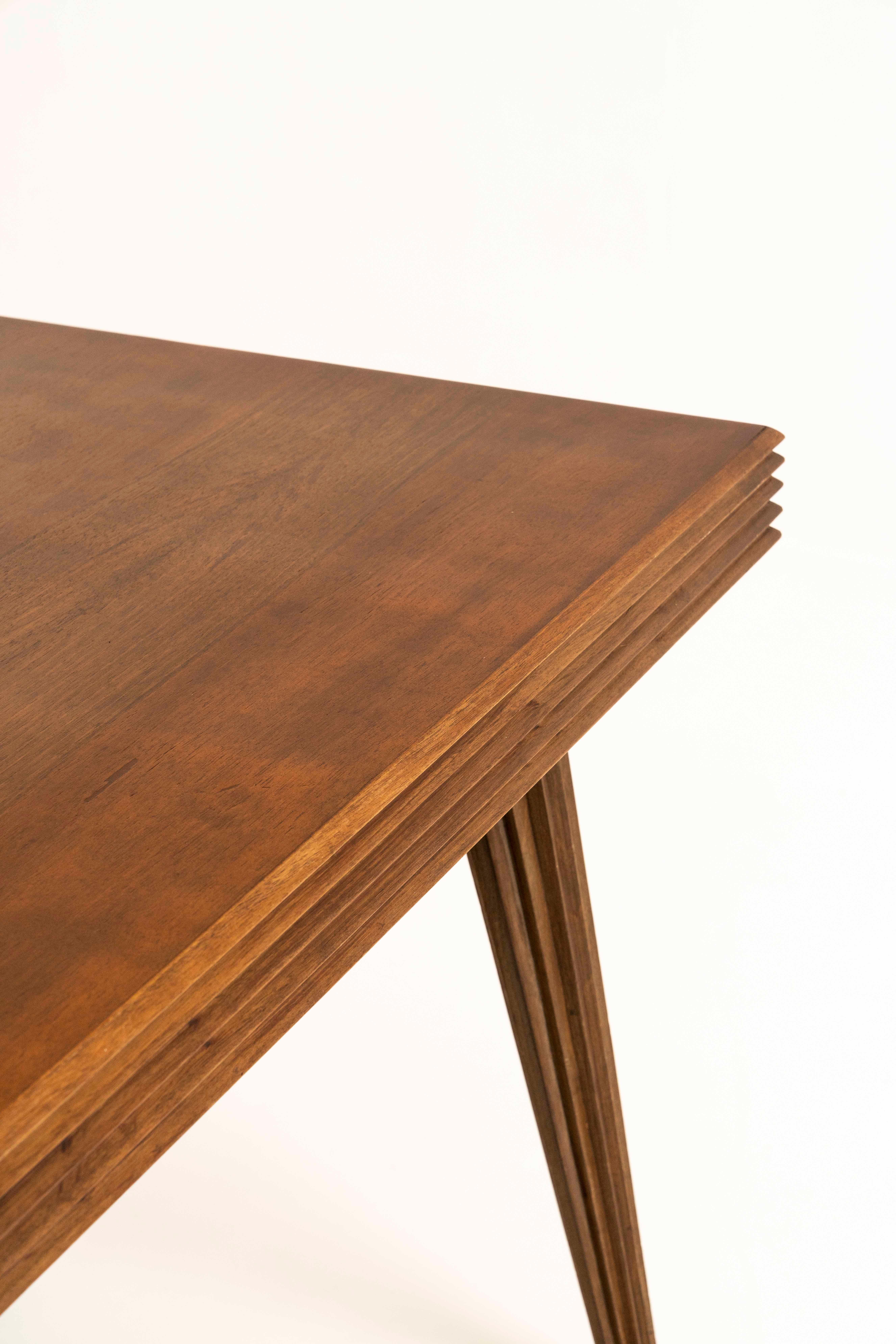 Gio Ponti Dining Table in Veneered Walnut, Italy 1940s For Sale 1
