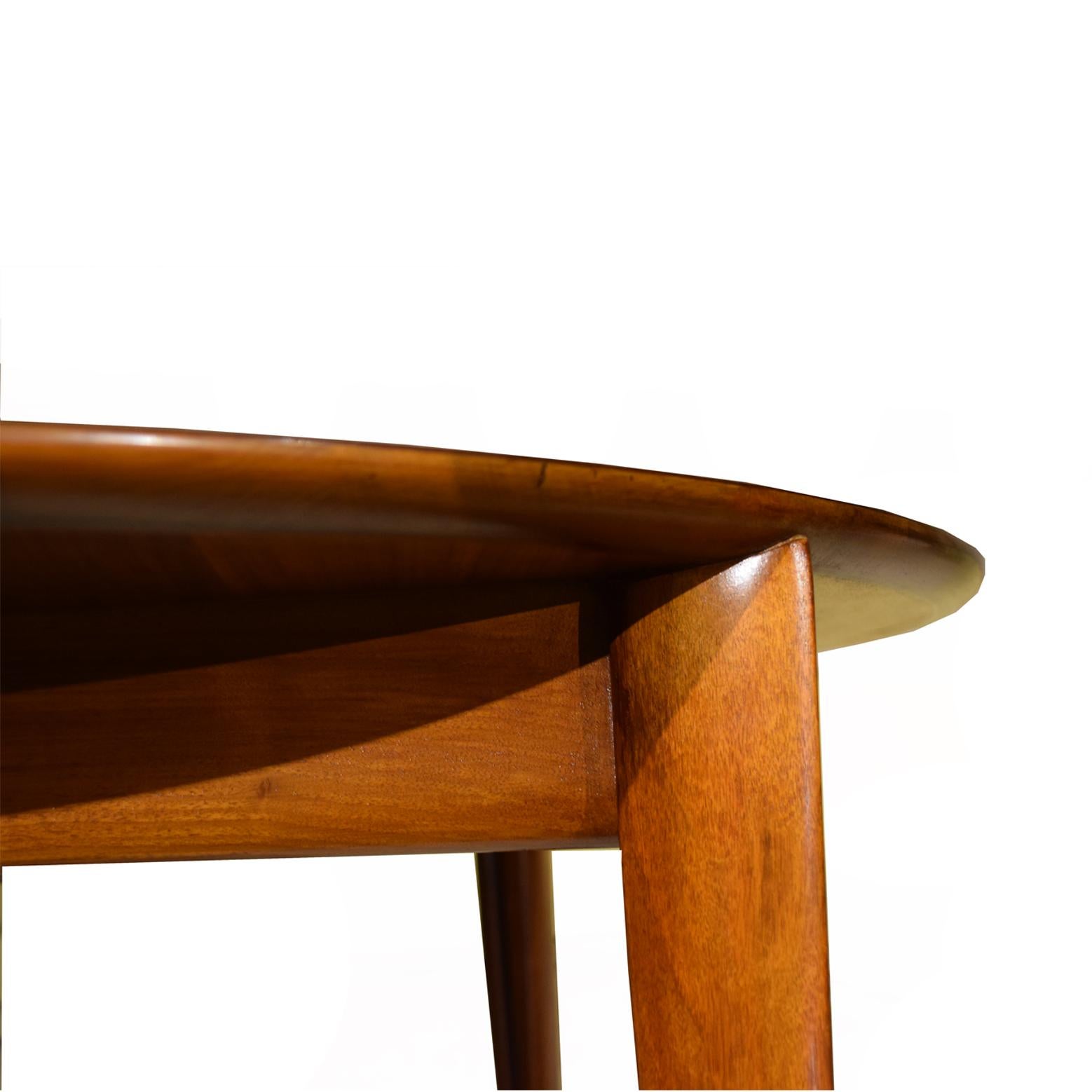 GIO ponti dining table for singer & sons: Circa 1953. Made in Italy for Singer & Sons. Italian walnut and brass.