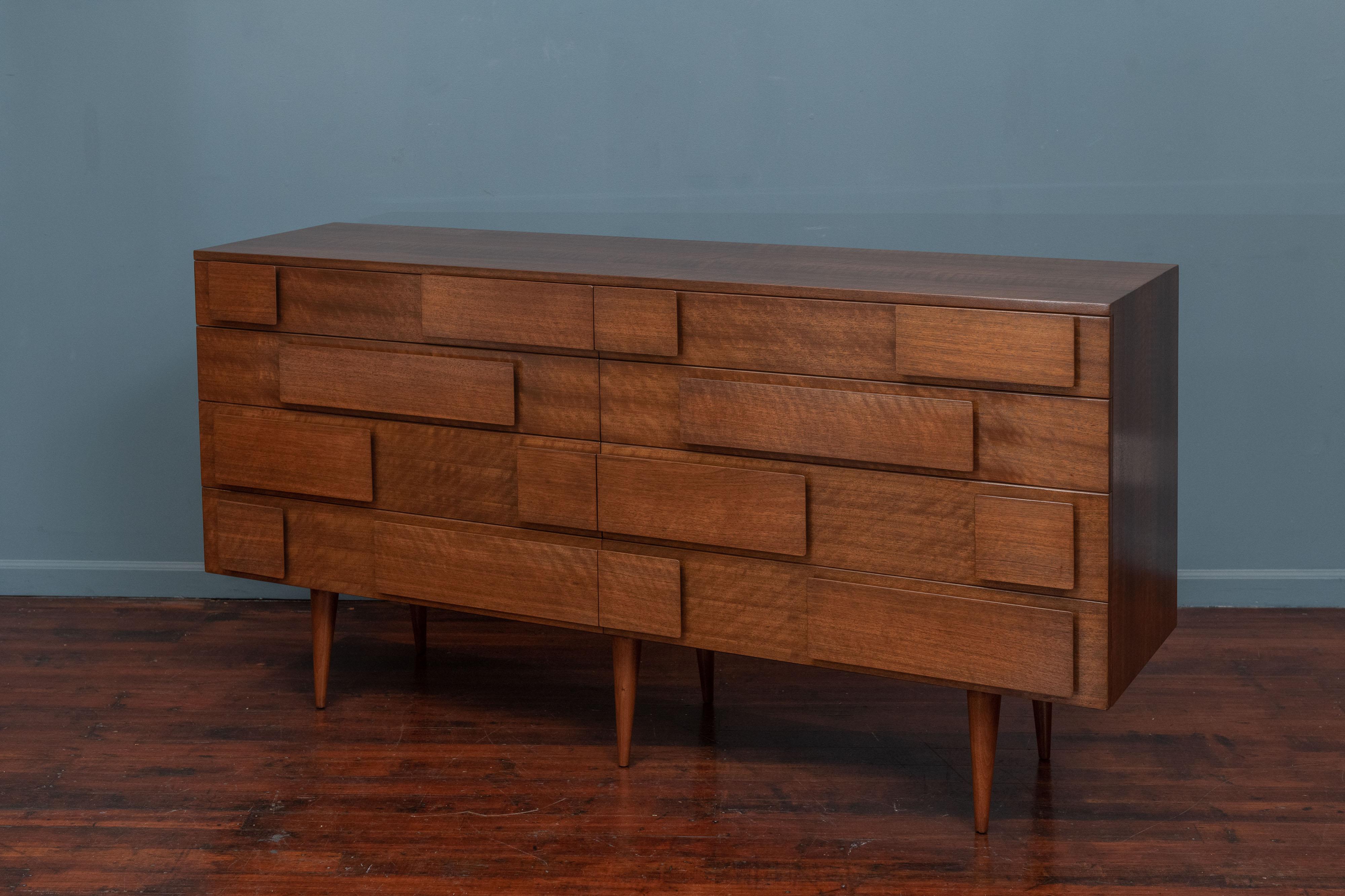 Gio Ponti Chest of Drawers Signed M. Singer and Sons Model 2161 For Sale 3