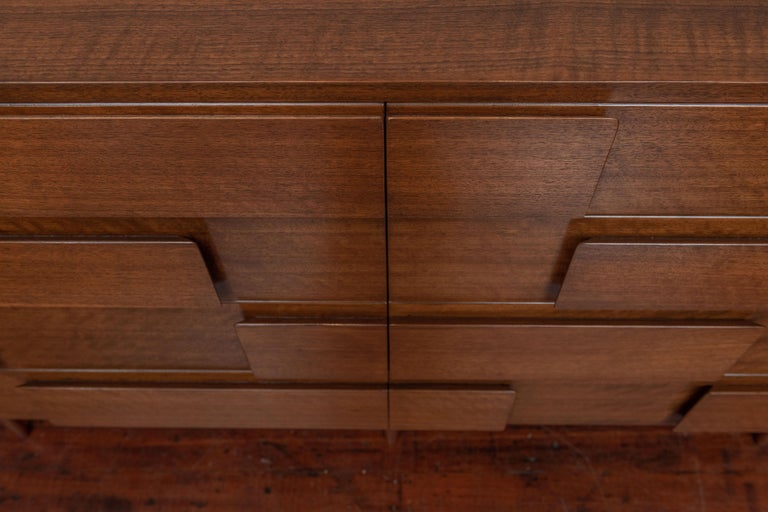 Walnut Gio Ponti Double Dresser Signed M. Singer and Sons Model 2161 For Sale