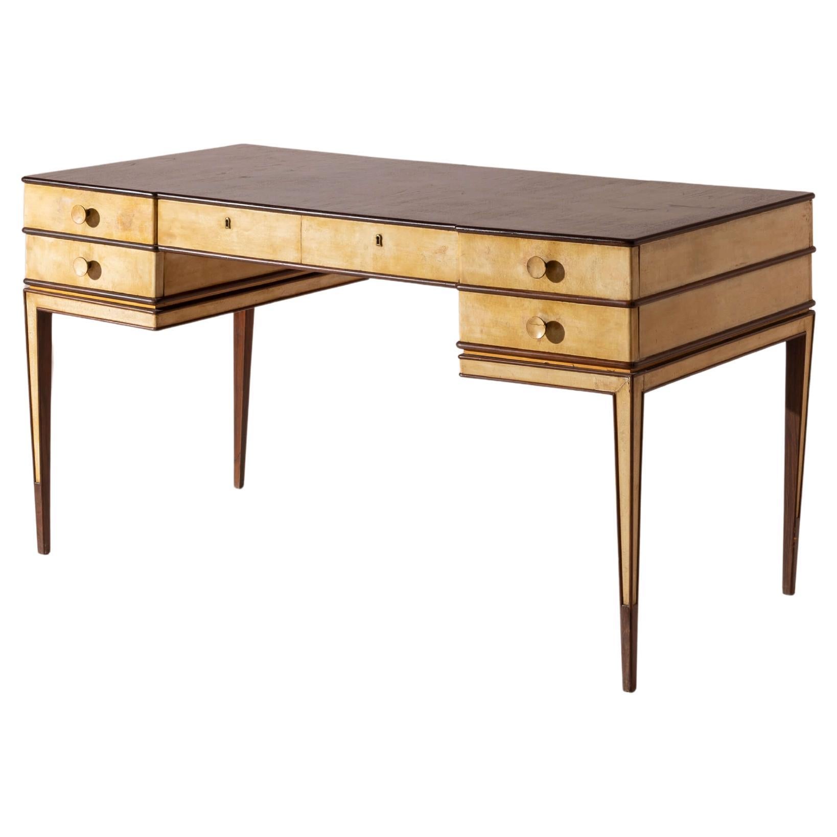 Gio Ponti double-sided desk in American walnut and parchment, Italy, 1930s en venta