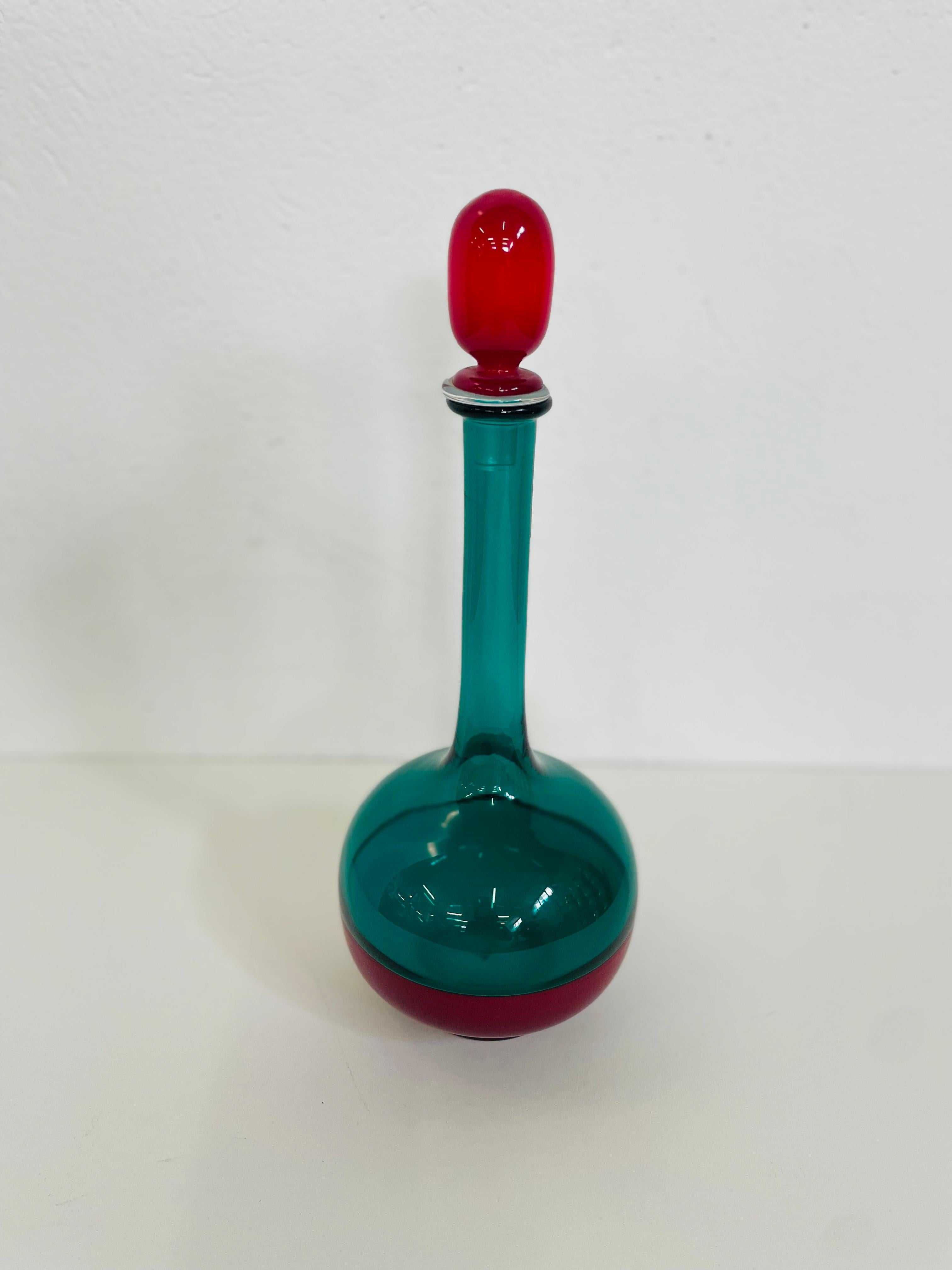 Gio Ponti e Venini, bottiglia modello Morandiana, 1990. (Italian) im Angebot