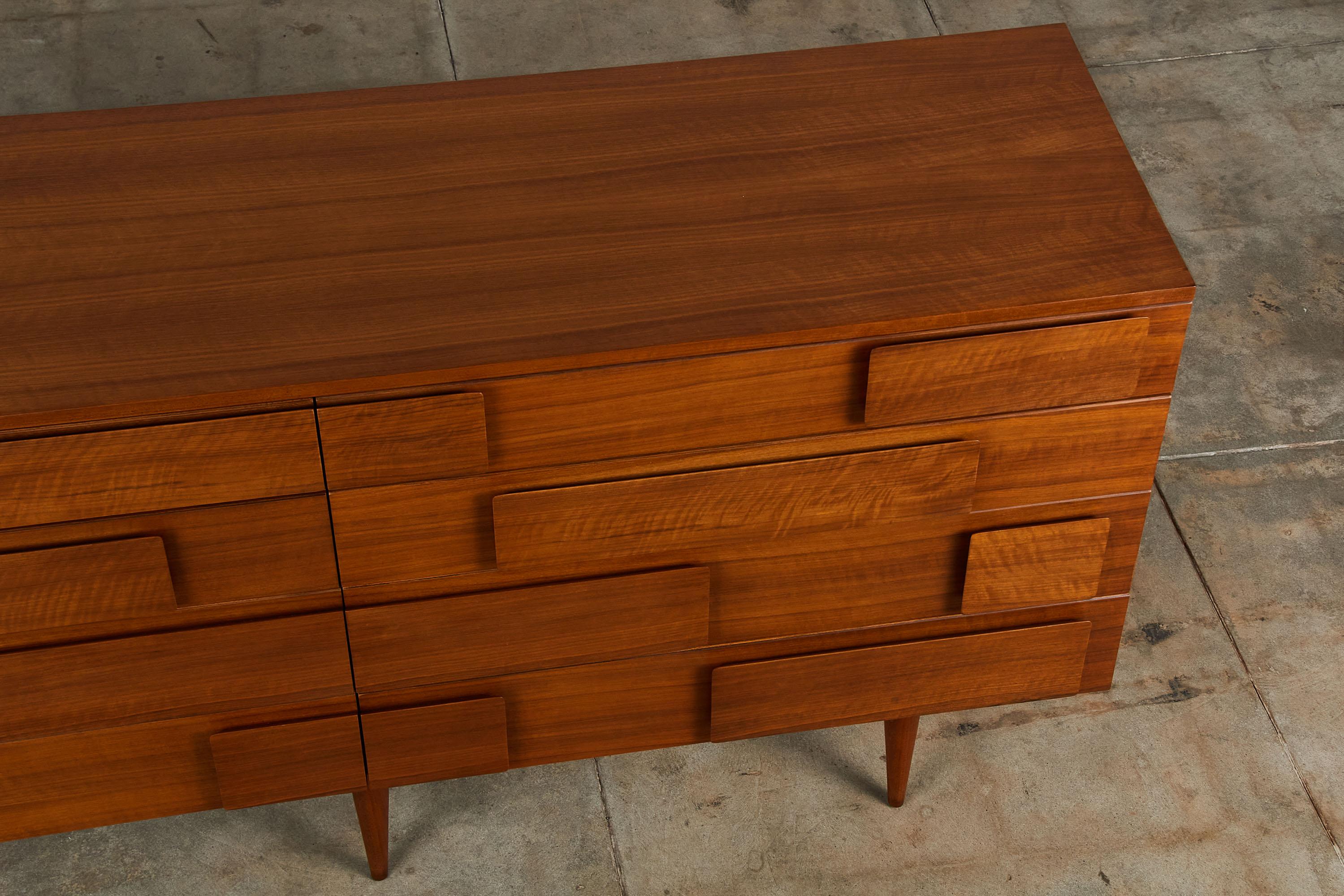 Mid-20th Century Gio Ponti Eight Drawer Dresser for Singer & Sons